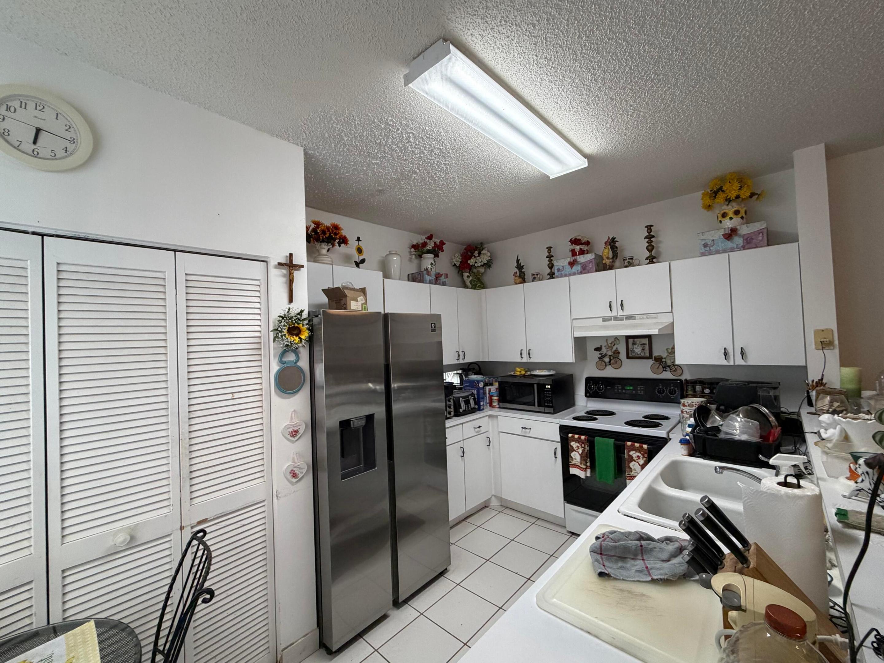 11812 Royal Palm Boulevard Property Photo 5
