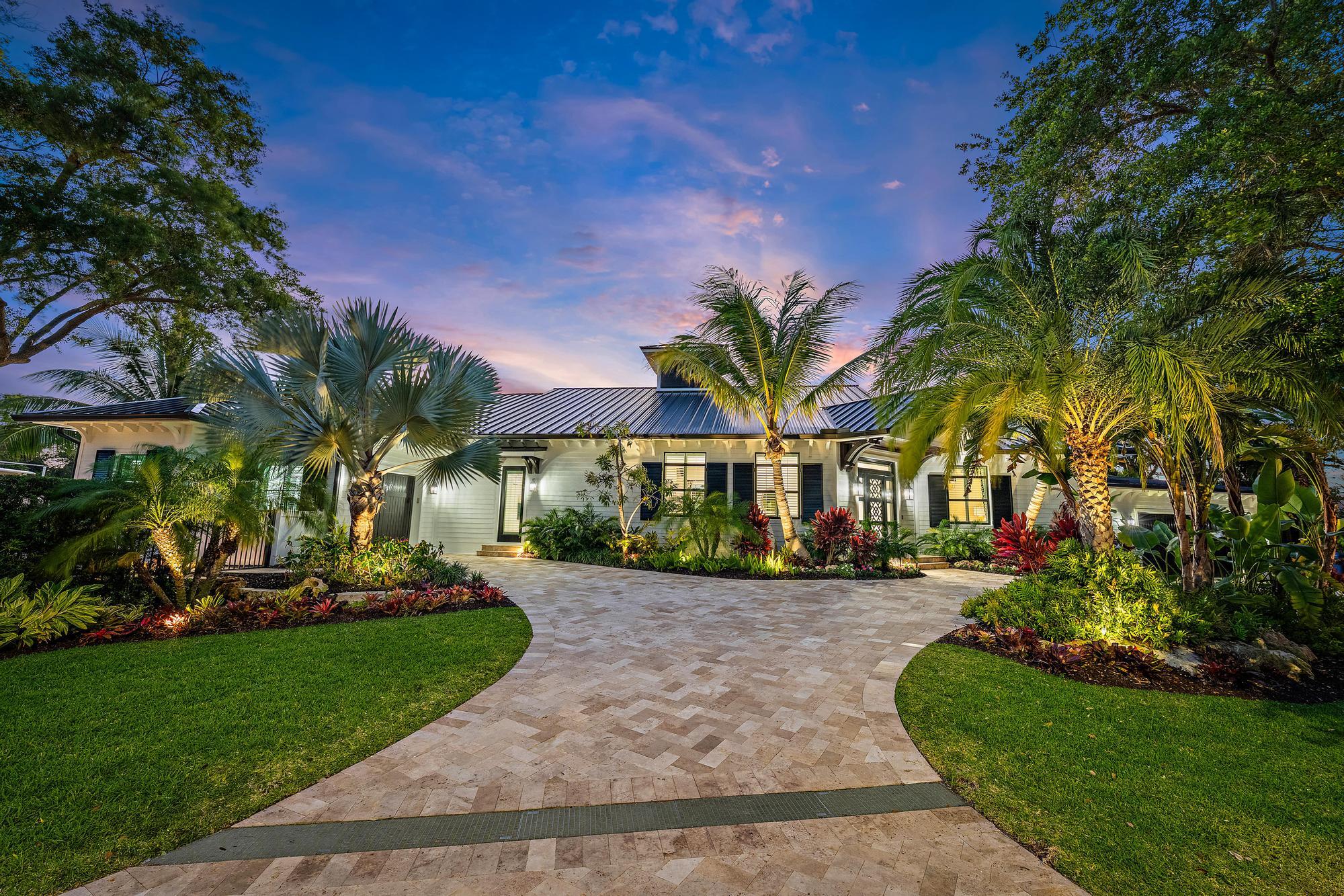942 Pompano Drive Property Photo 1