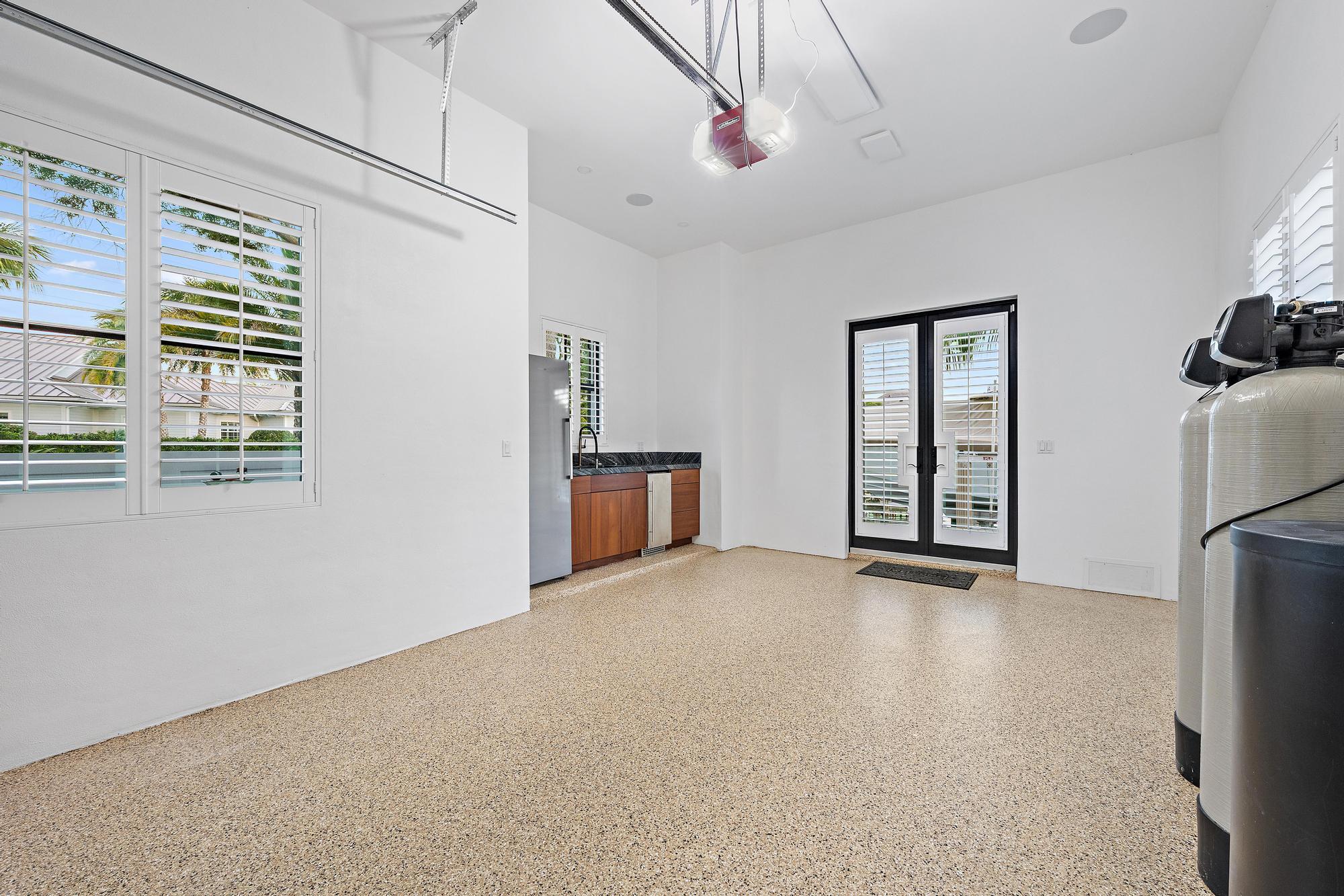 942 Pompano Drive Property Photo 17