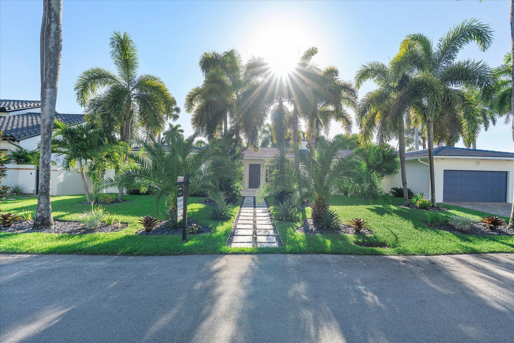 207 Royal Palm Drive Property Photo 3