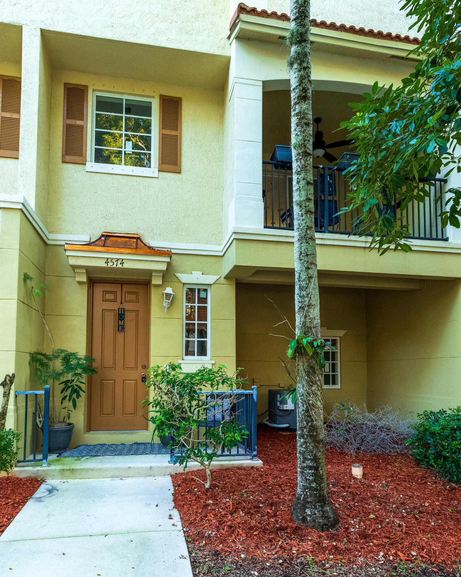 4574 Danson Way Property Photo 3