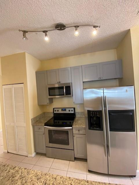 4837 Nw 19th Street Property Photo 10