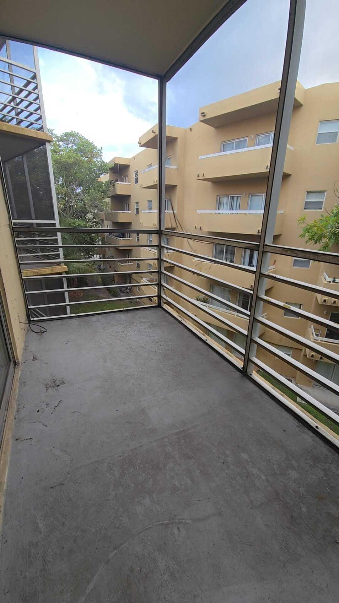 4111 Stirling Road 406 Property Photo 26