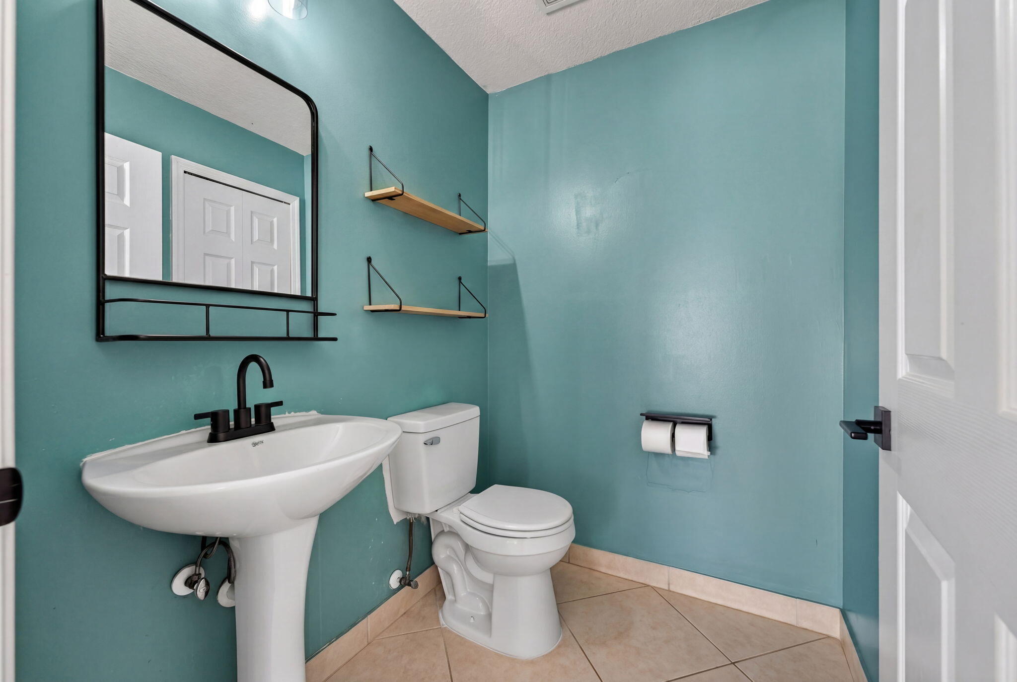5951 Manchester Way Property Photo 11
