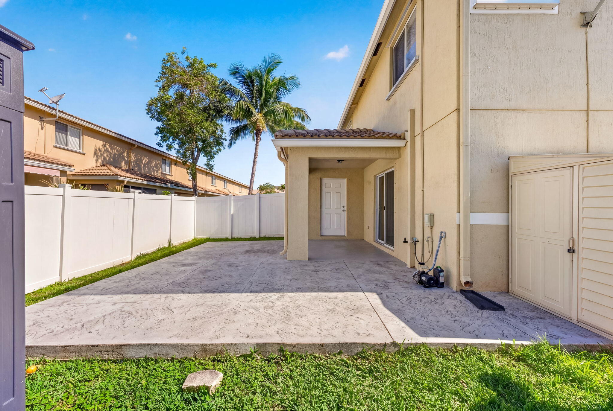 5951 Manchester Way Property Photo 14