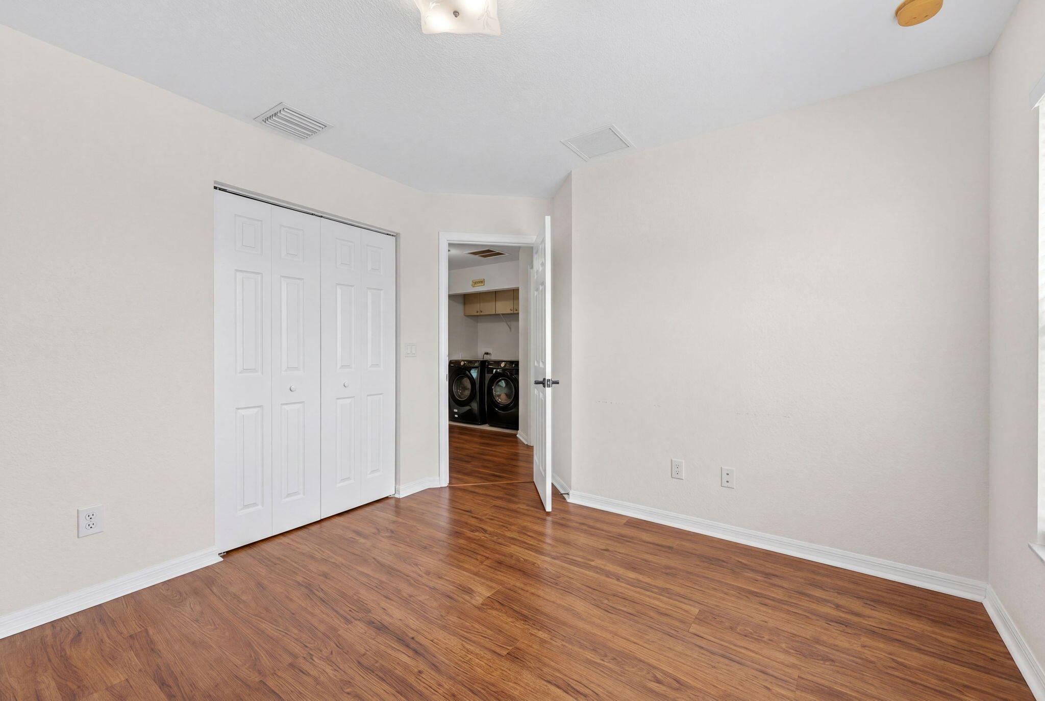 5951 Manchester Way Property Photo 31