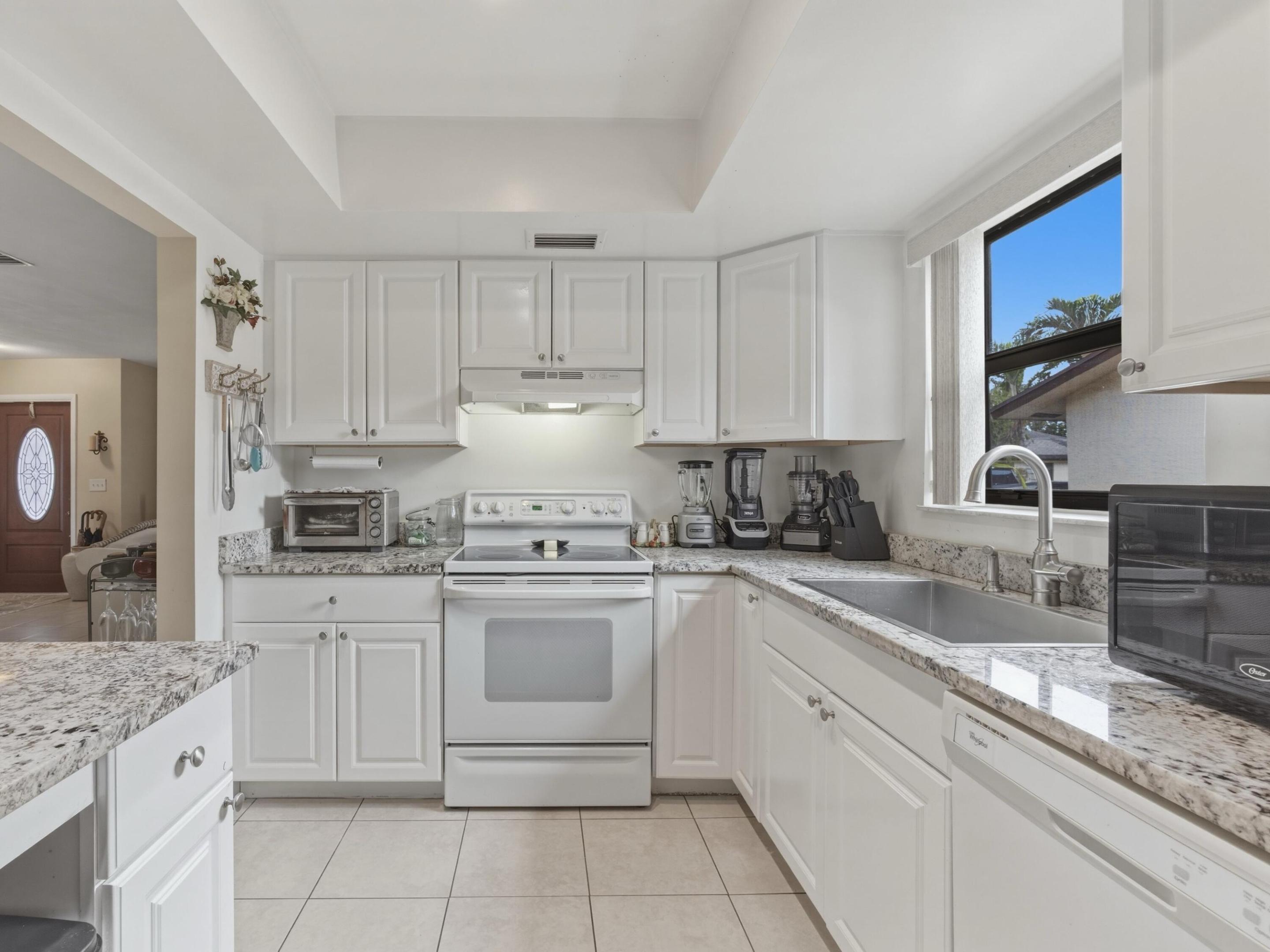 6345 Tall Cypress Circle Property Photo 7
