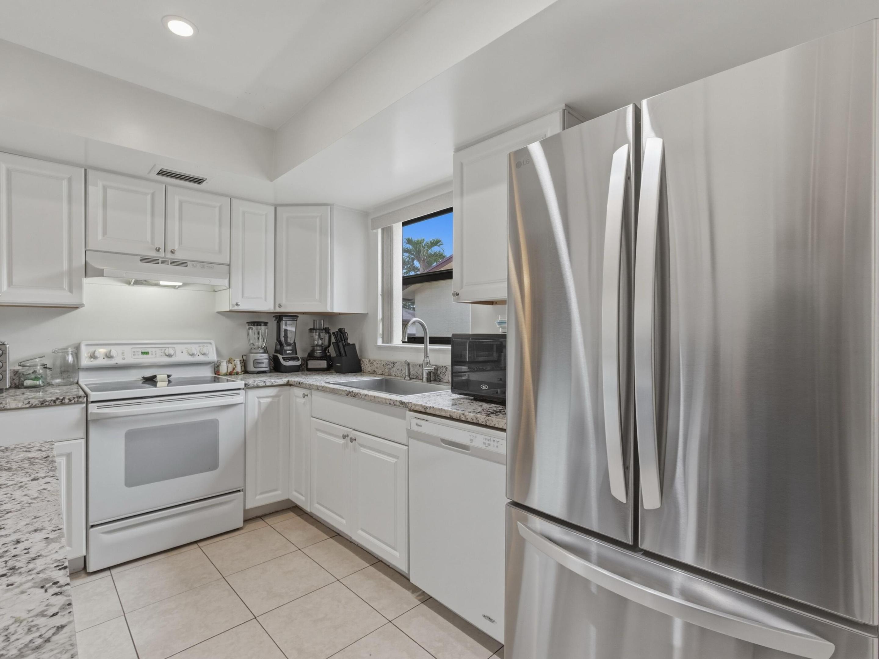 6345 Tall Cypress Circle Property Photo 8