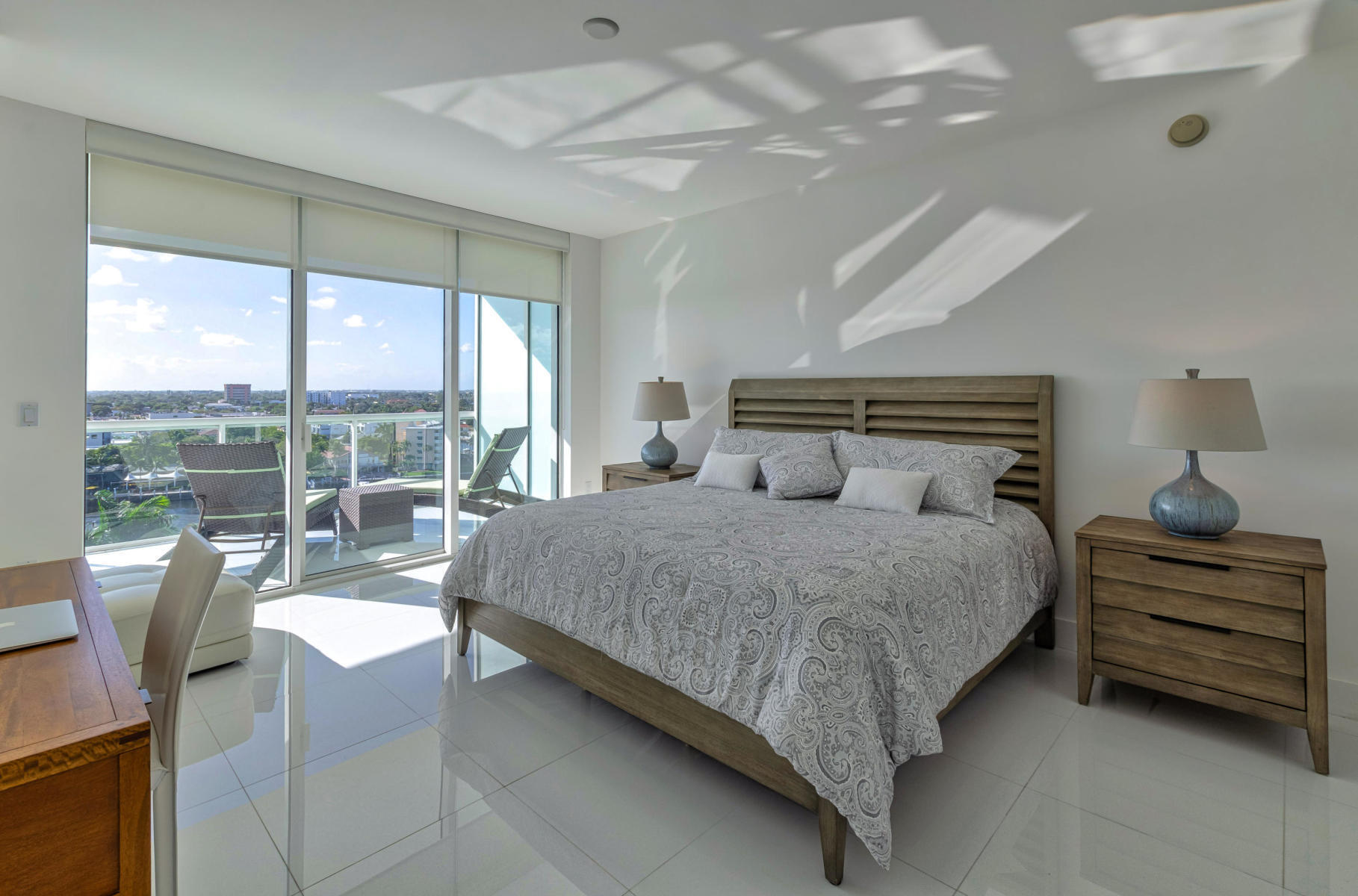 1 N Ocean Boulevard 913 Property Photo 6