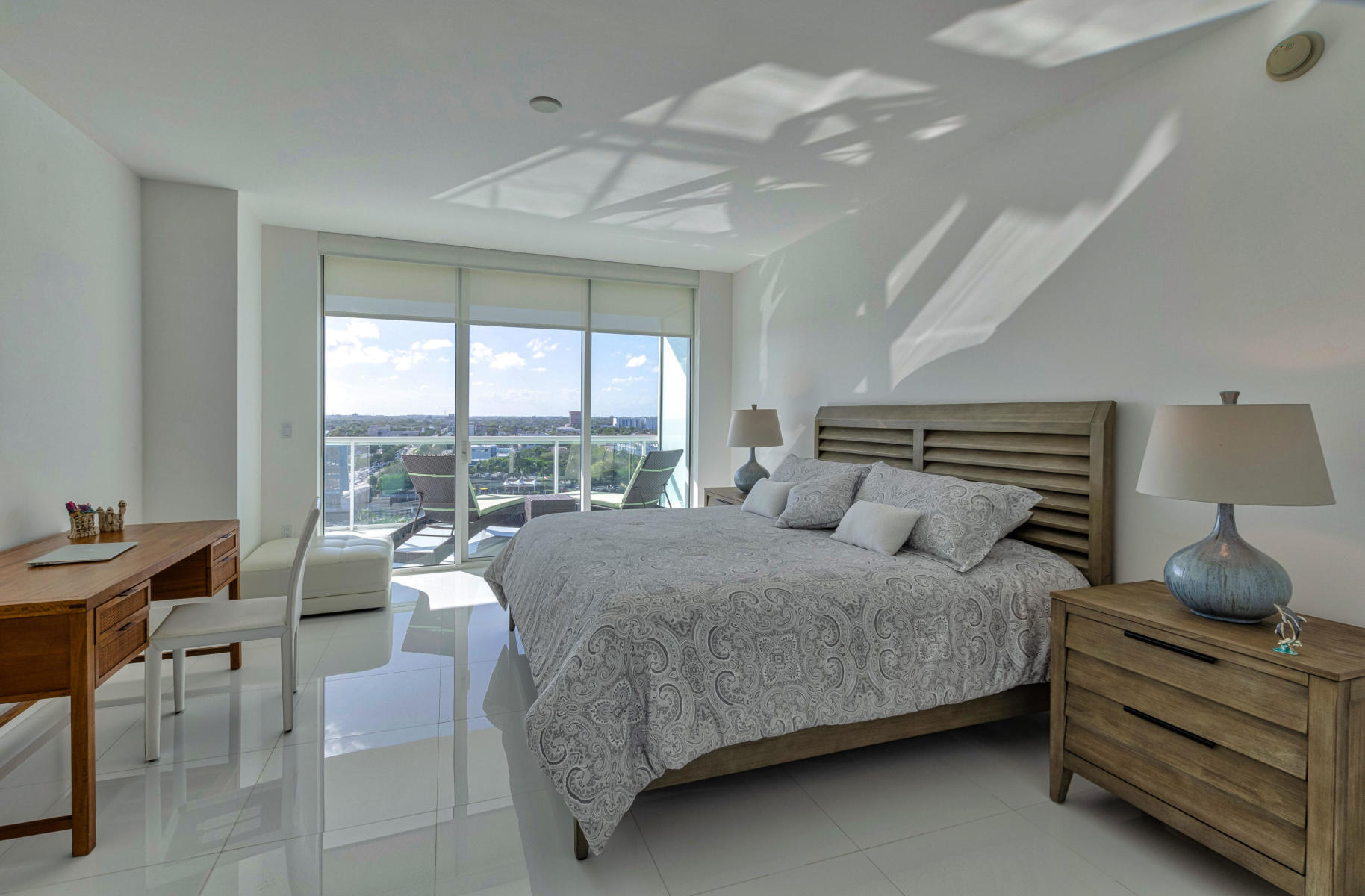 1 N Ocean Boulevard 913 Property Photo 7