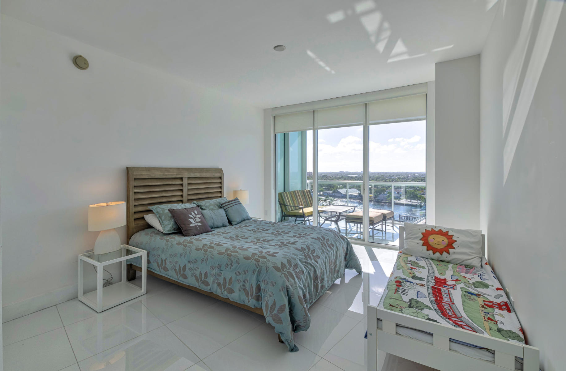 1 N Ocean Boulevard 913 Property Photo 12