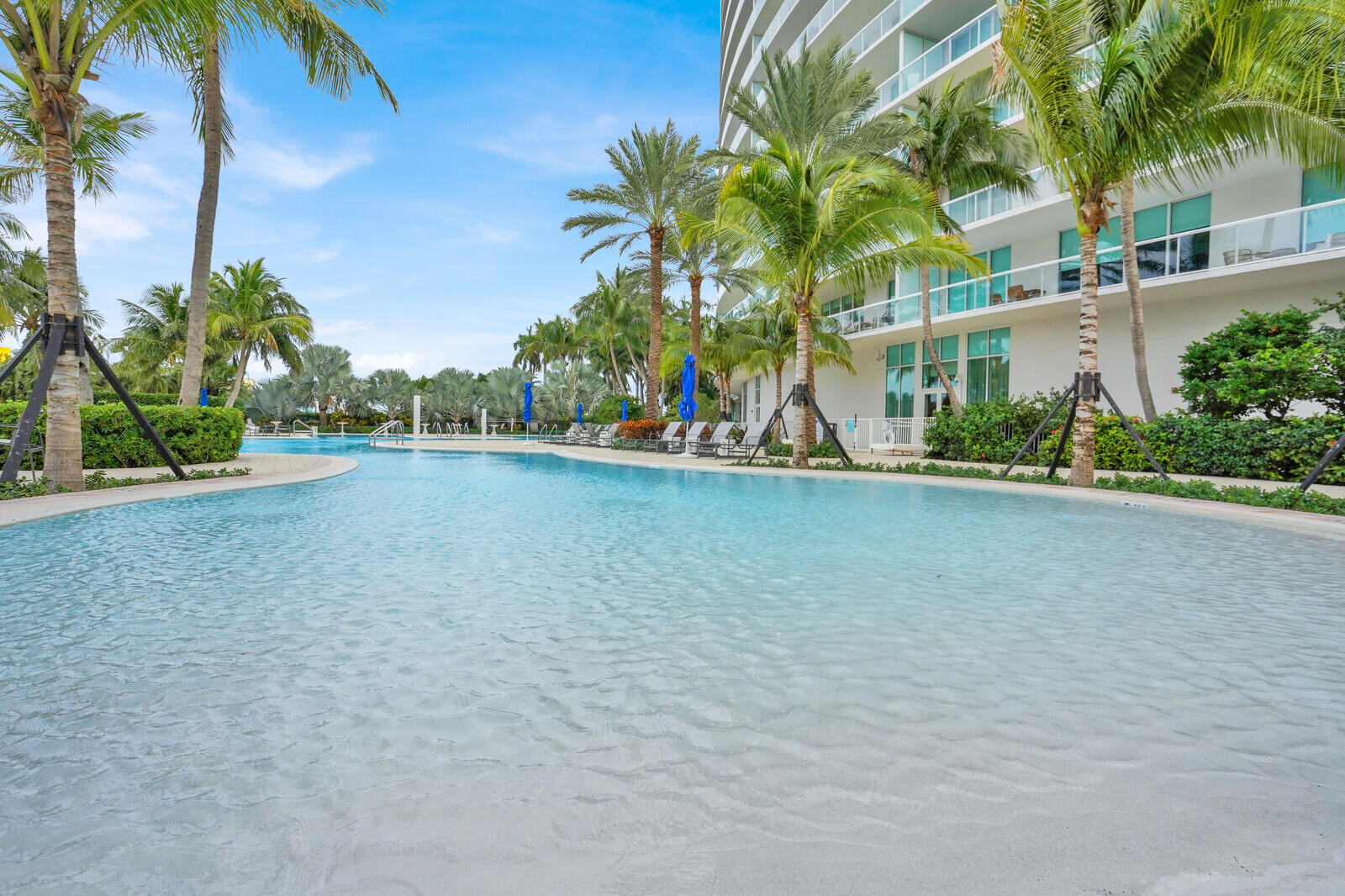 1 N Ocean Boulevard 913 Property Photo 17