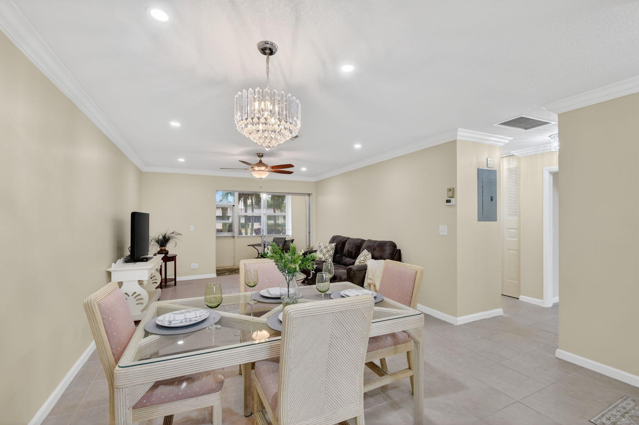 2787 Dudley Dr Apt D Property Photo 1