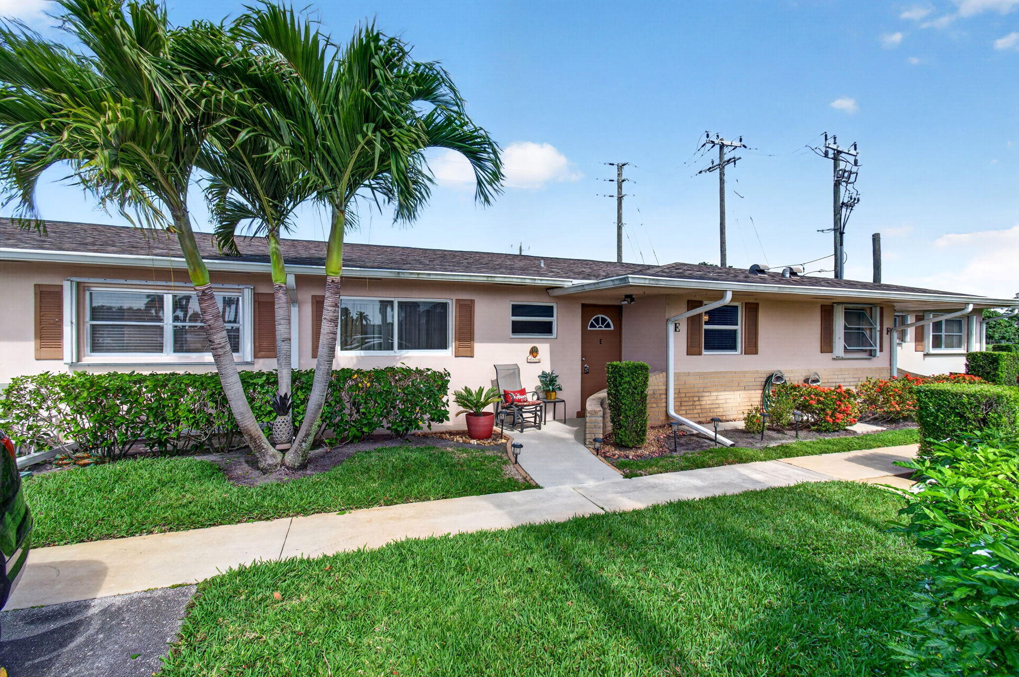 2533 Dudley Dr Unit E Property Photo 2