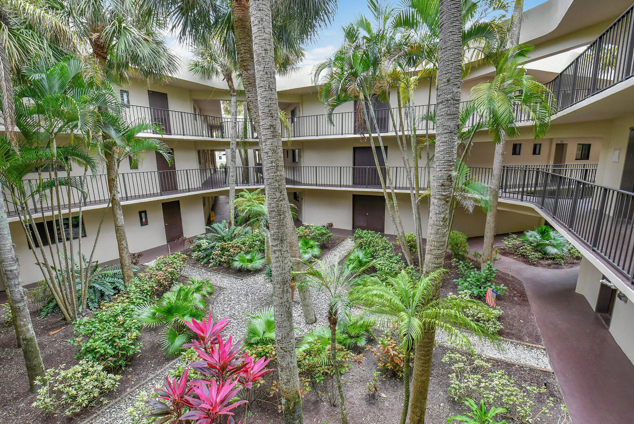 5310 Las Verdes Circle 220 Property Photo 17