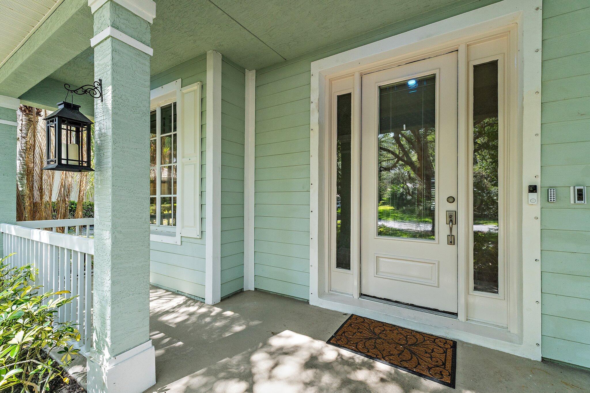 1138 Sw Lighthouse Drive Property Photo 6