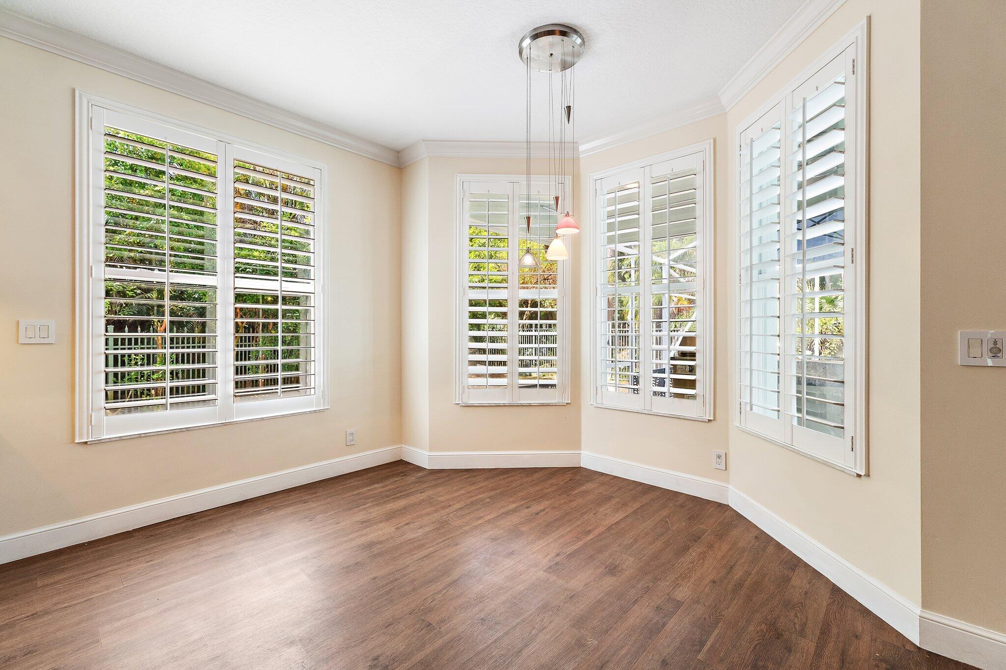 1138 Sw Lighthouse Drive Property Photo 18