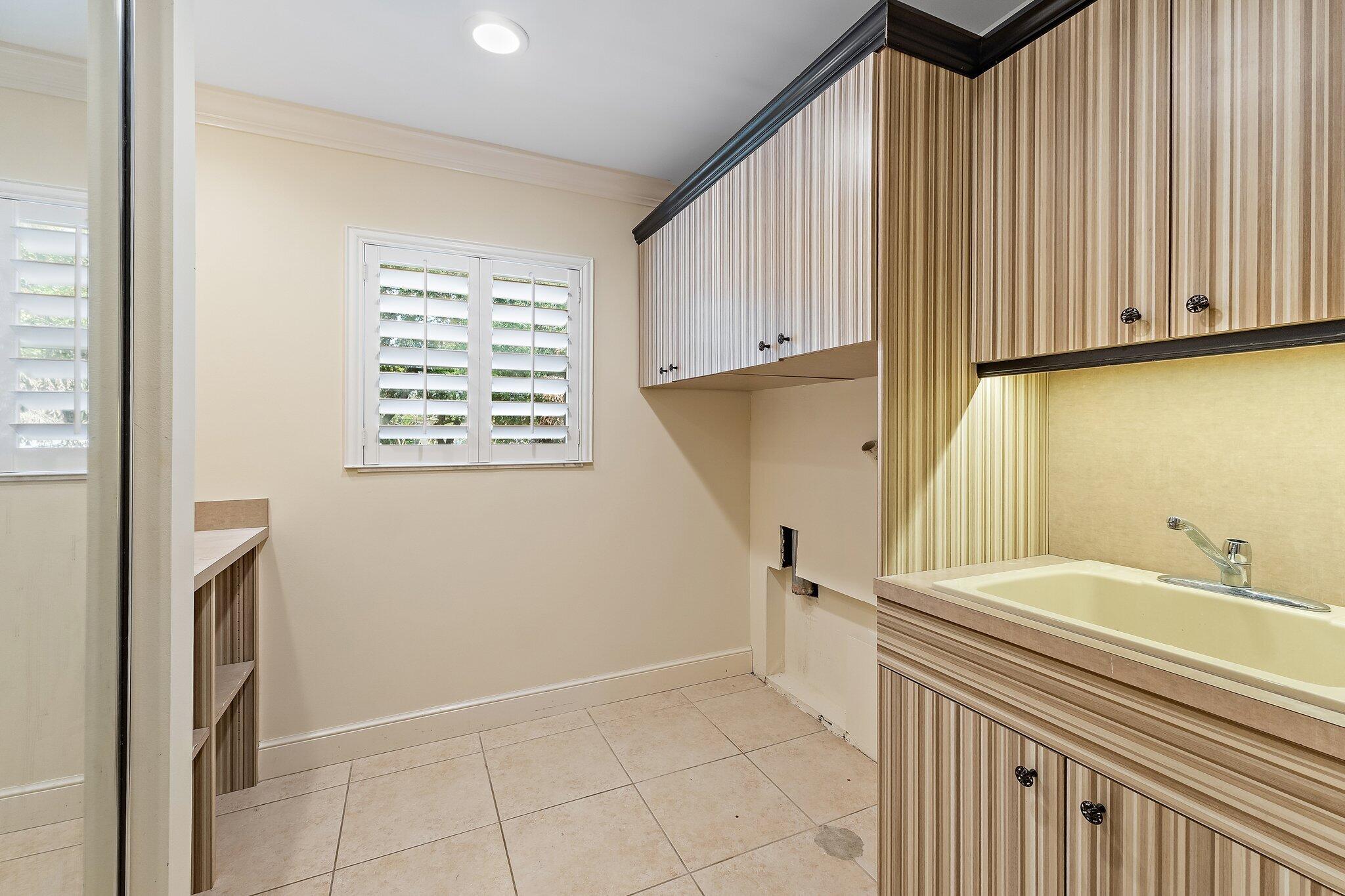 1138 Sw Lighthouse Drive Property Photo 47