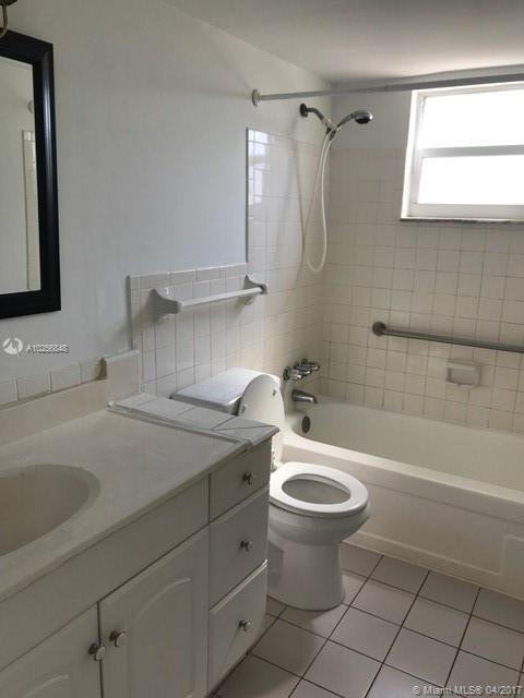 1830 Dixianna Street 201 Property Photo 4