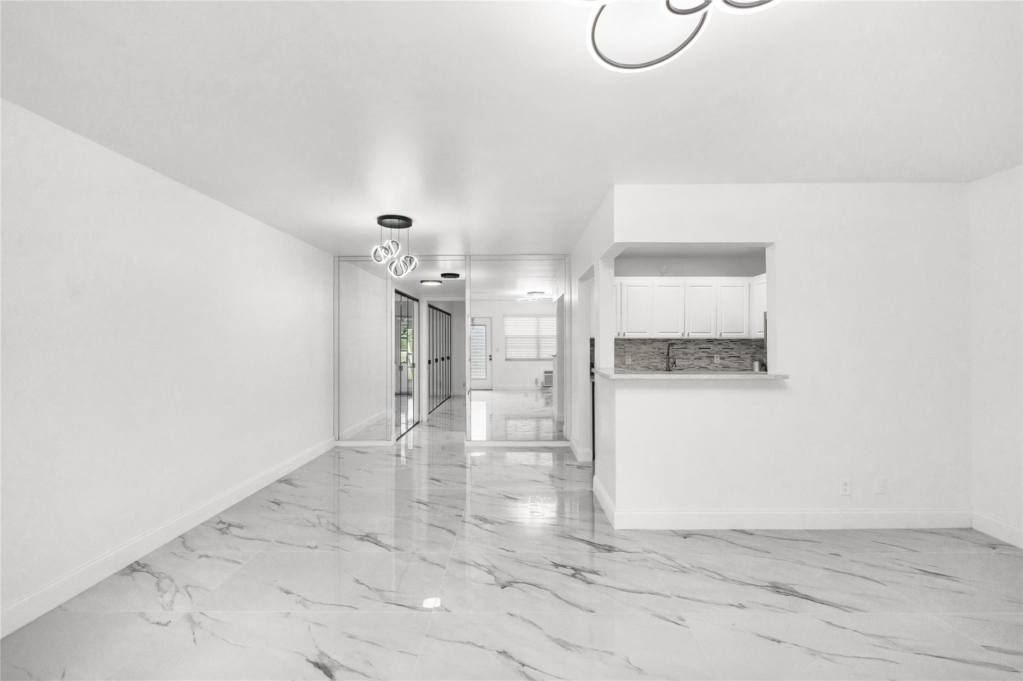 242 Tilford L L Property Photo 12