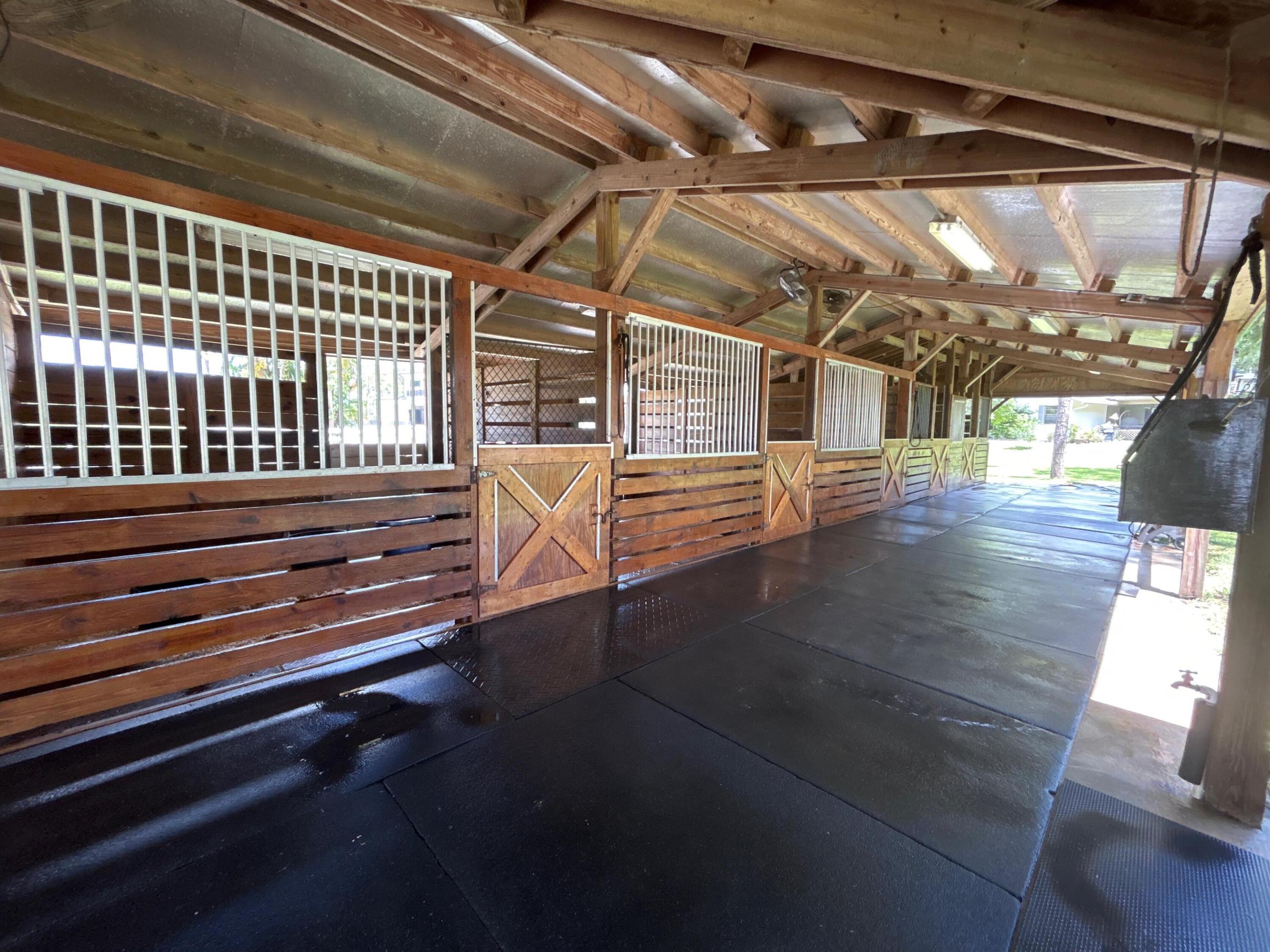 11176 Ira Lane Property Photo 4