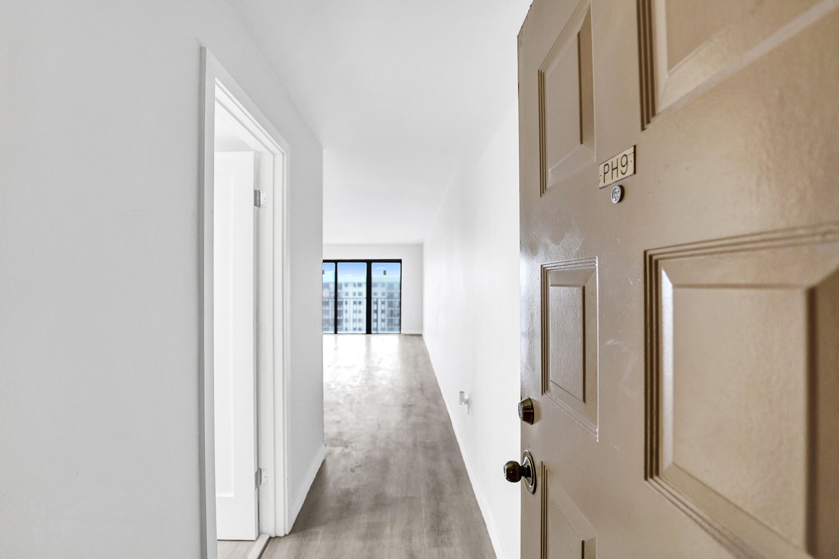 1201 S Ocean Drive 2509s Property Photo 4