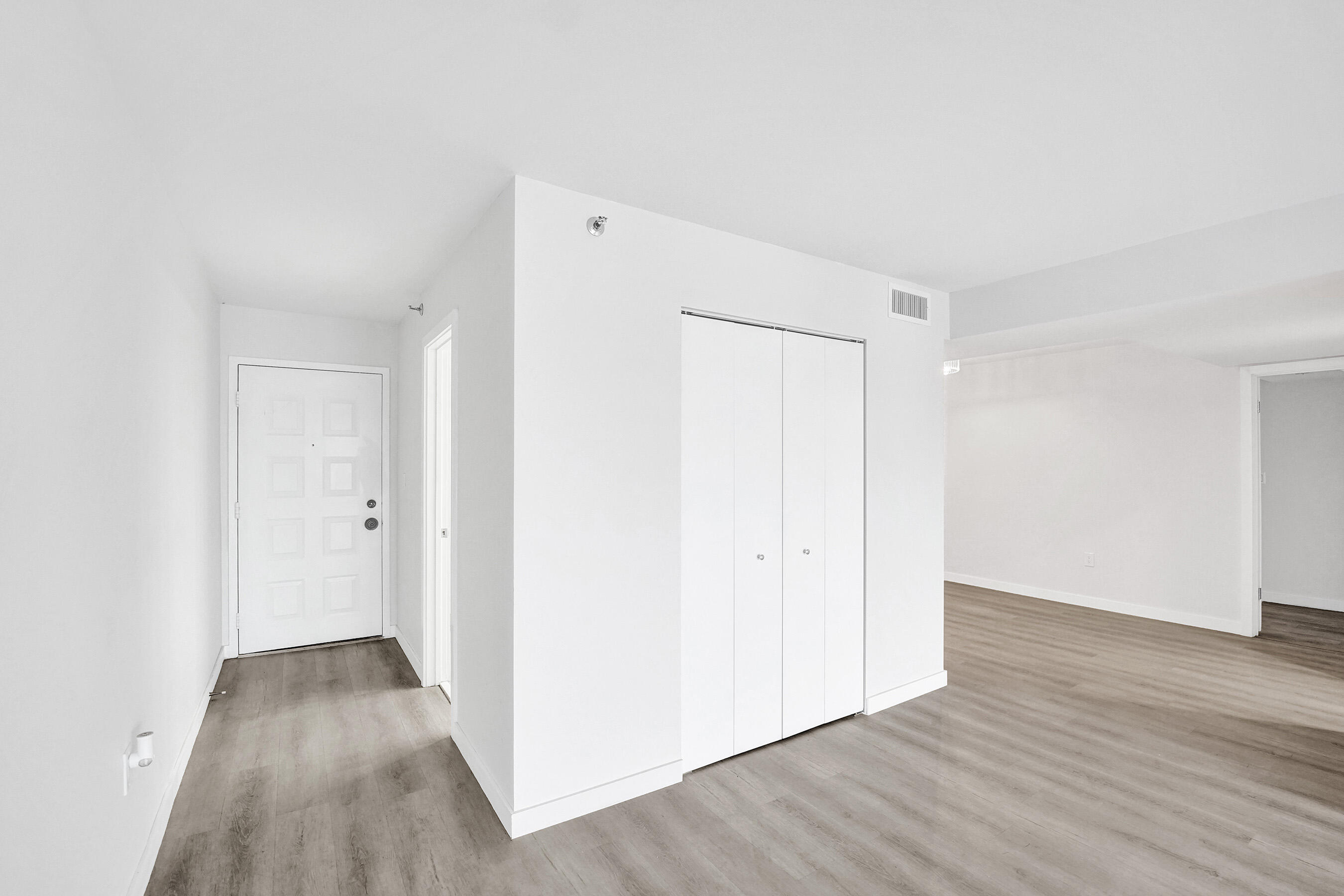 1201 S Ocean Drive 2509s Property Photo 10