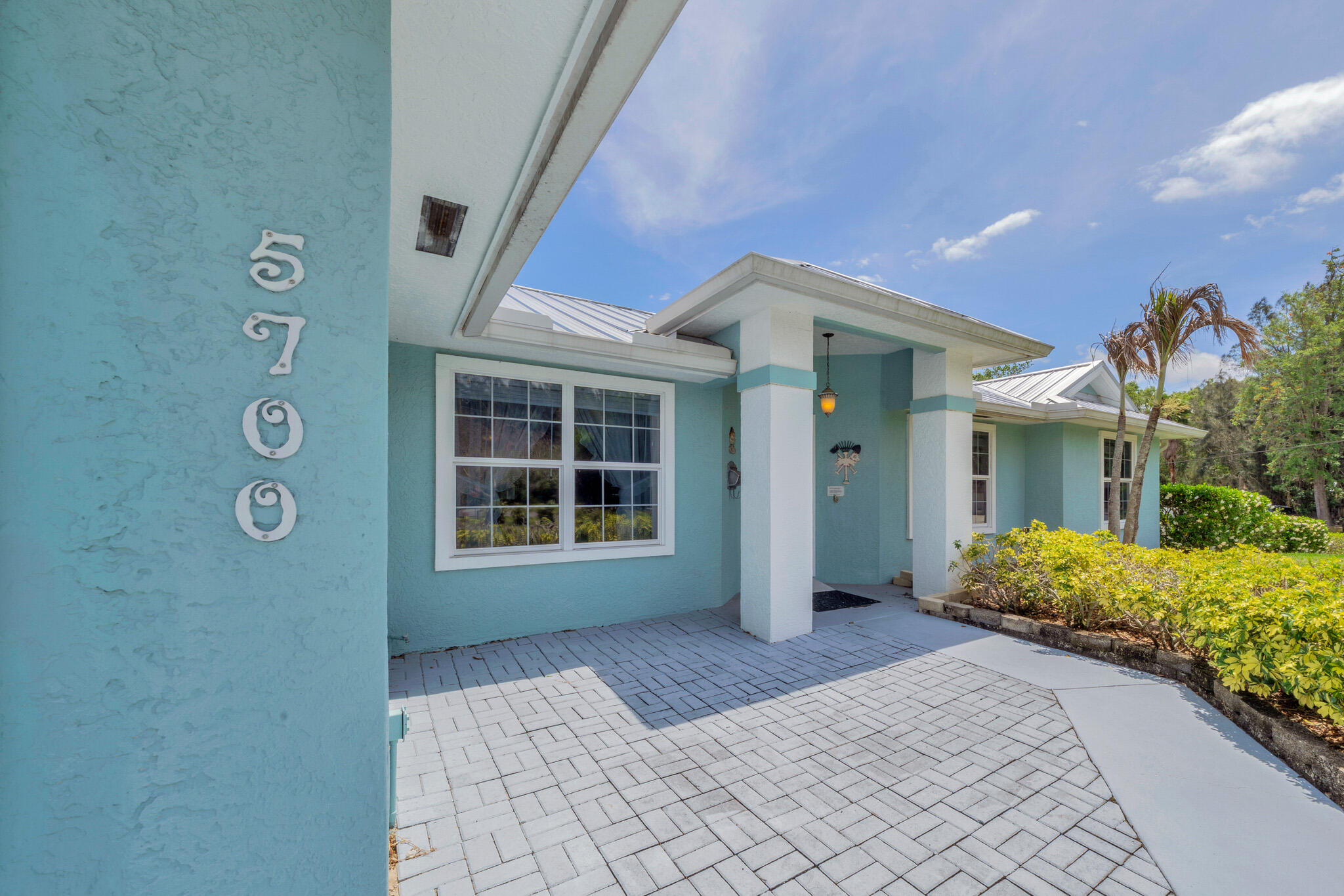 5700 Oleander Avenue Property Photo 7