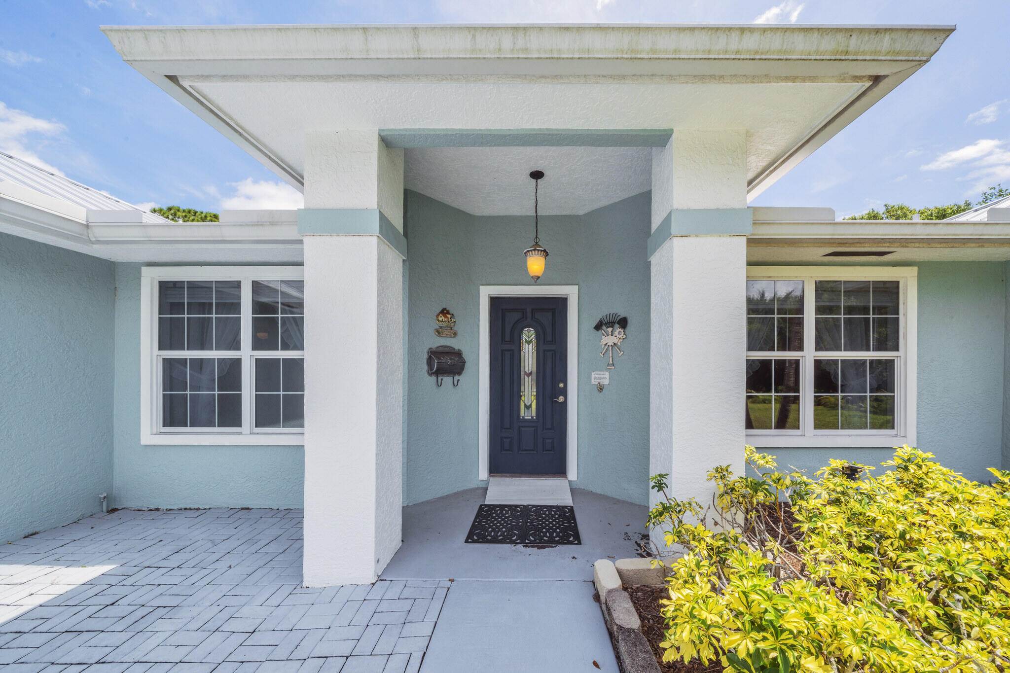 5700 Oleander Avenue Property Photo 8