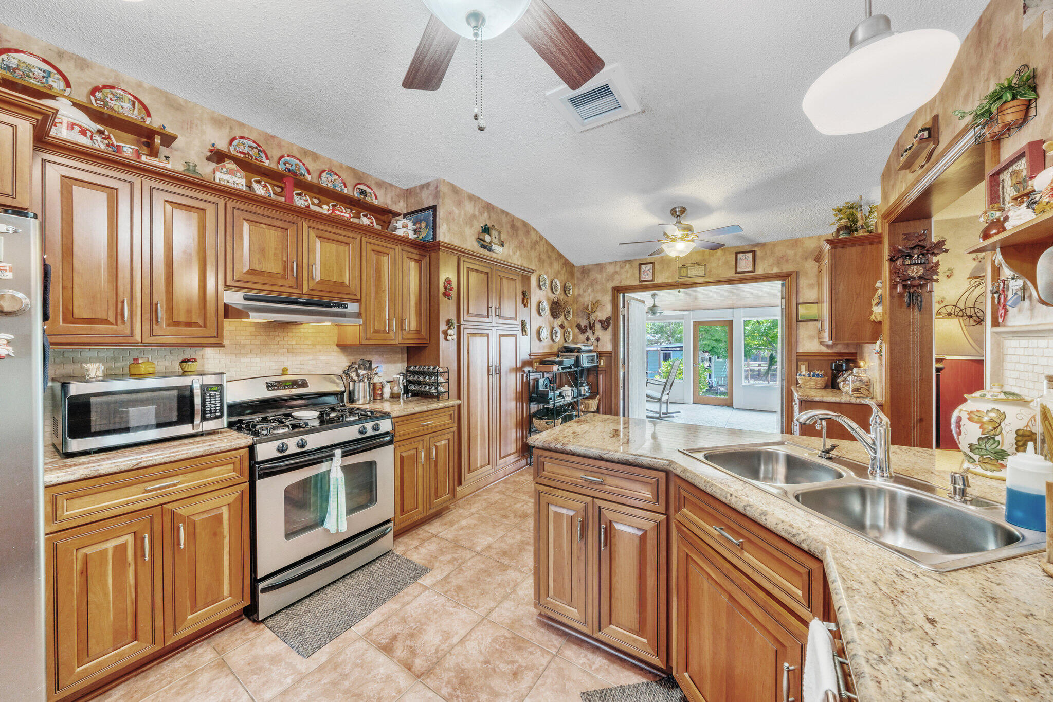 5700 Oleander Avenue Property Photo 15