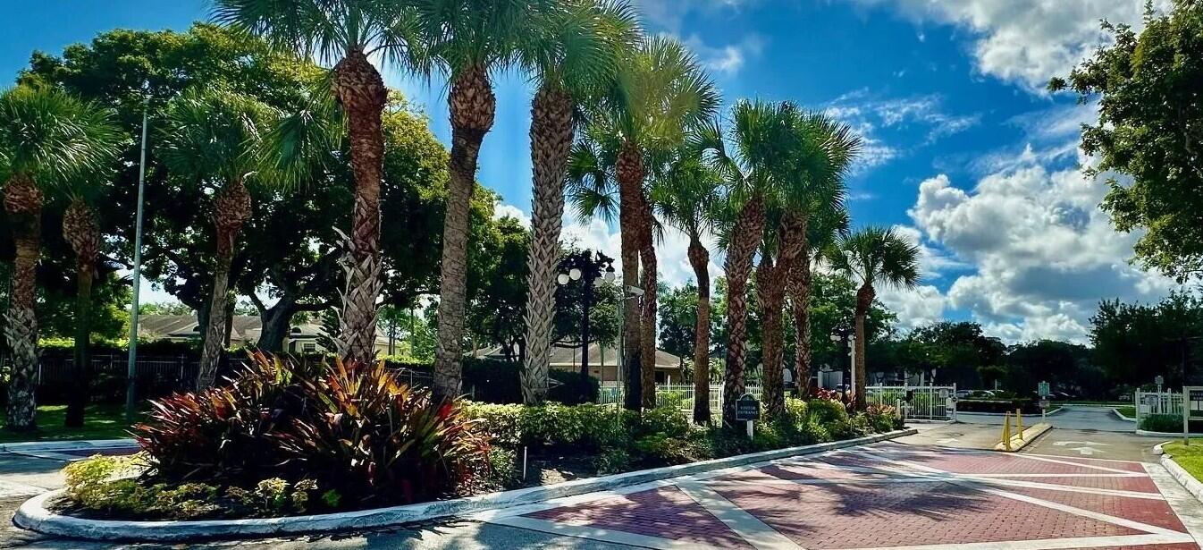 671 Cypress Lake Boulevard D21 Property Photo 13