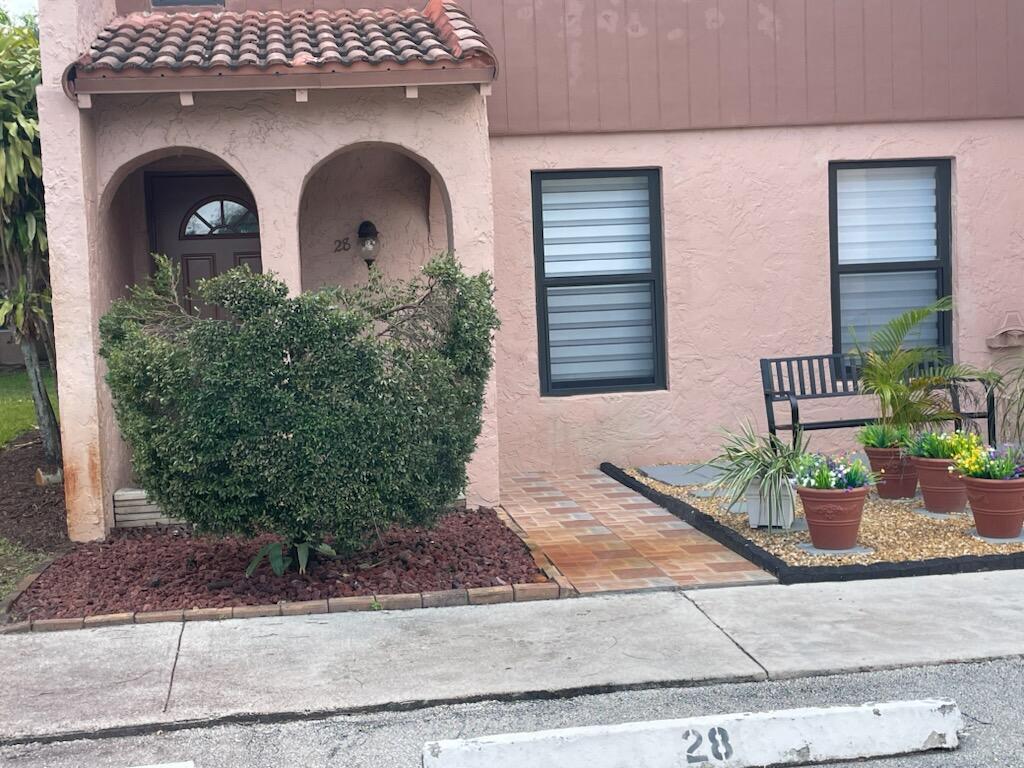 28 Madrid Lane Property Photo 1