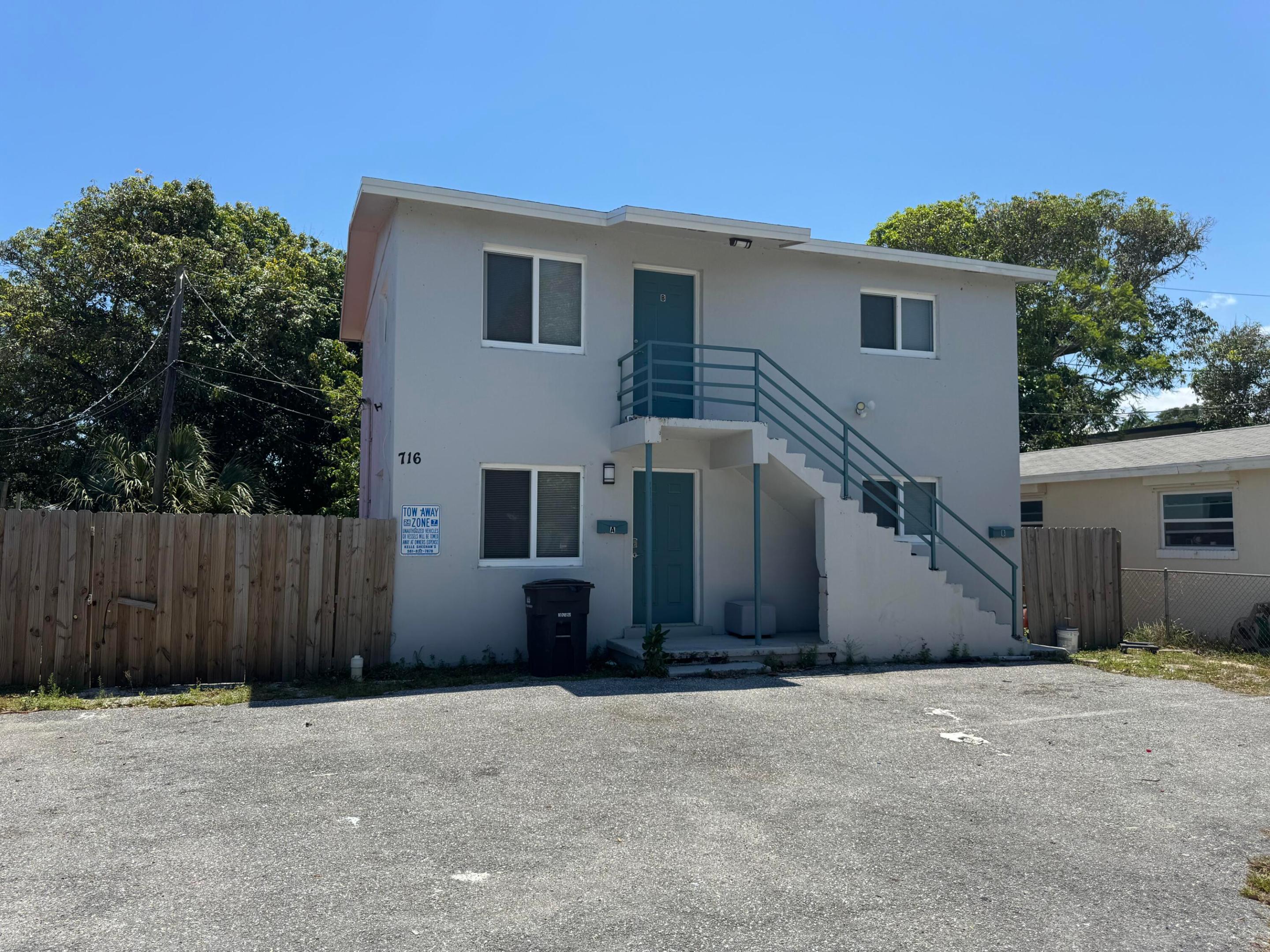 716 22nd Street B Property Photo 1