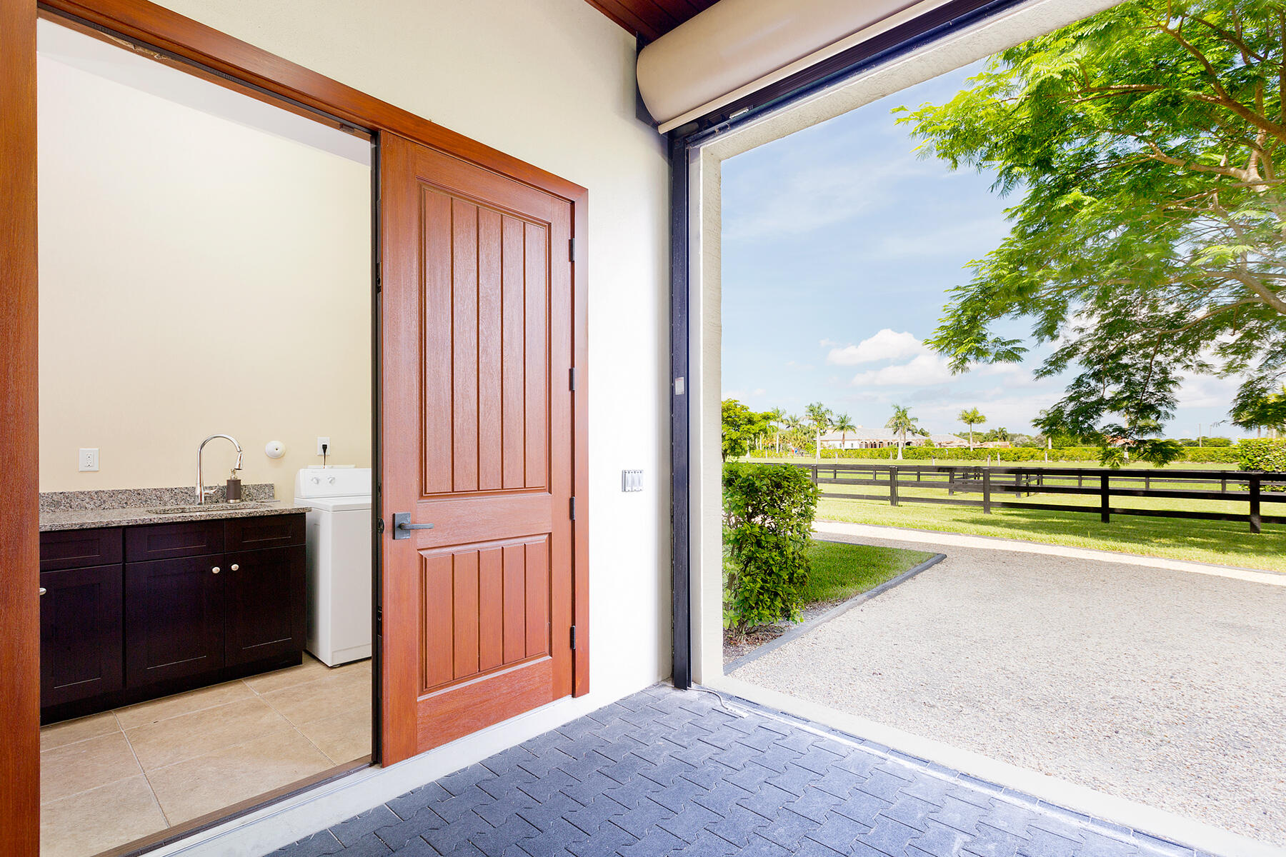 3310 Palm Beach Point Boulevard Property Photo 6