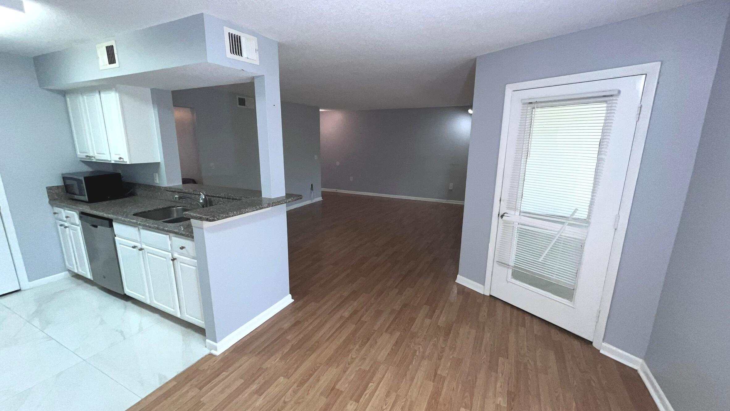 815 W Boynton Beach Boulevard 11-107 Property Photo 6