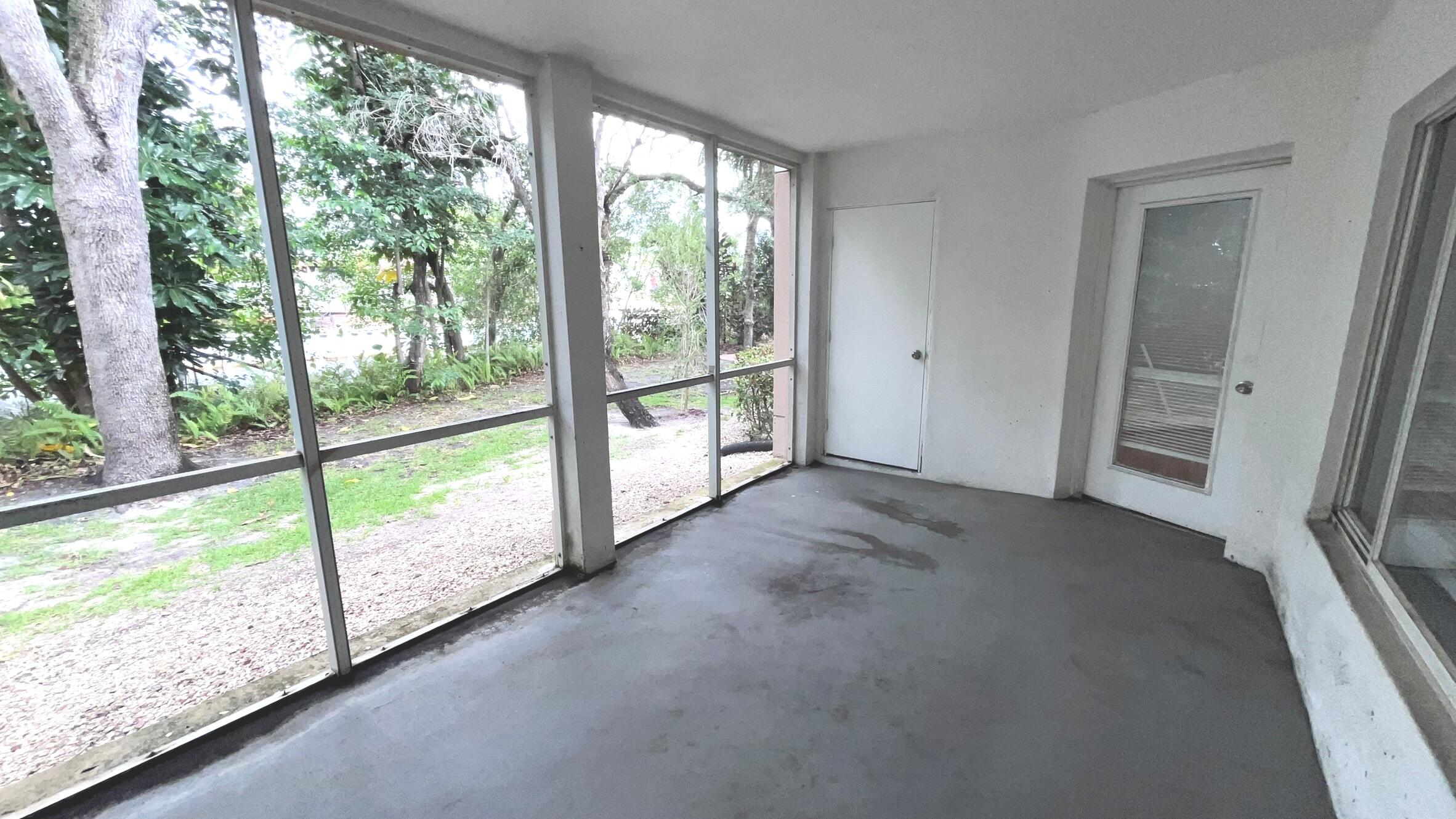 815 W Boynton Beach Boulevard 11-107 Property Photo 18