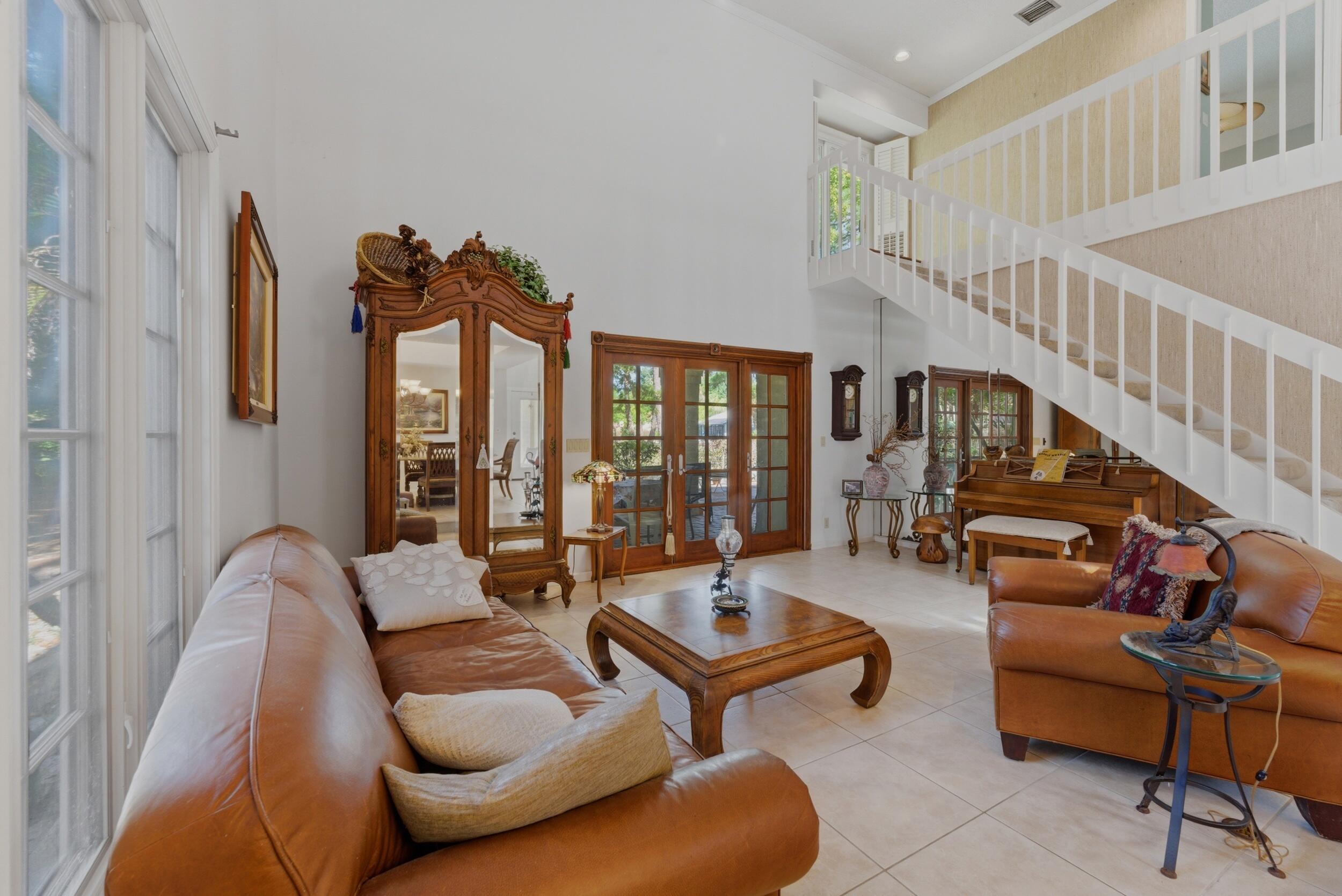 5370 Se Merion Way Property Photo 6