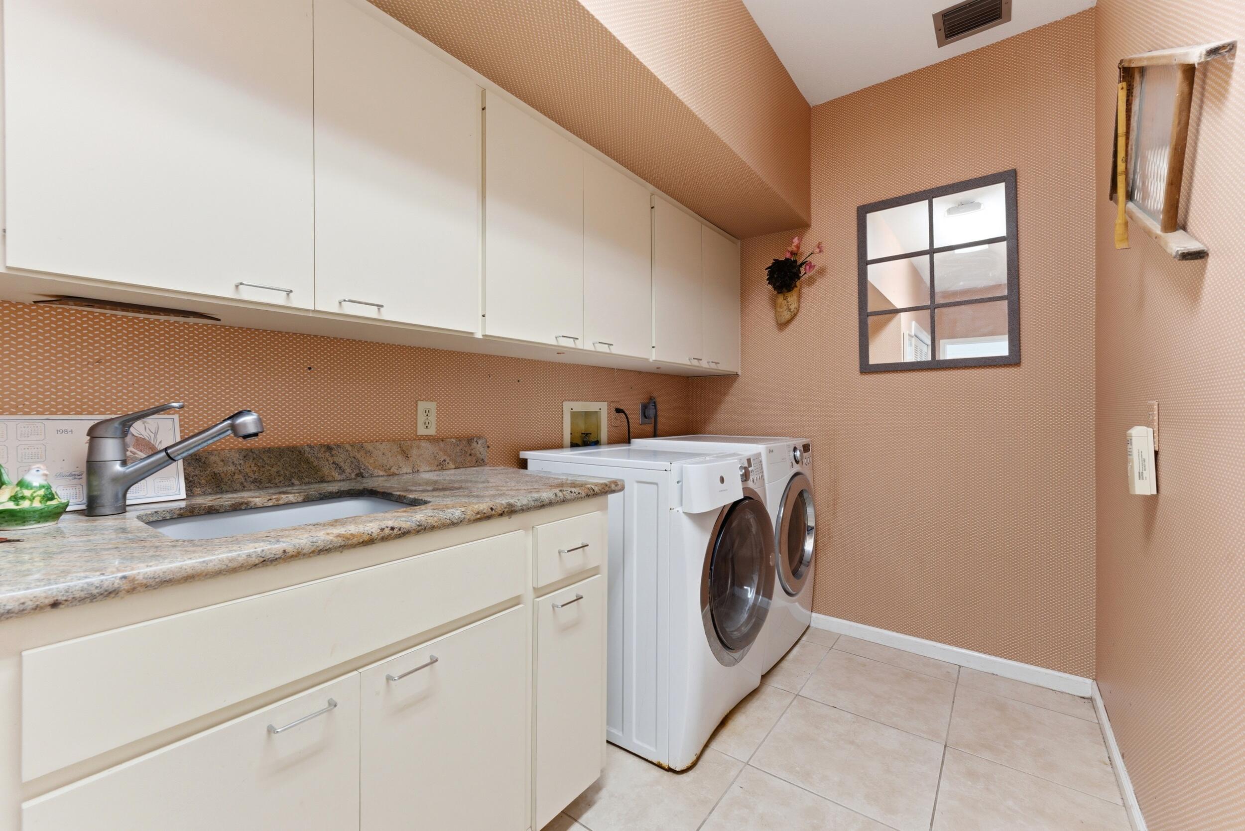 5370 Se Merion Way Property Photo 21