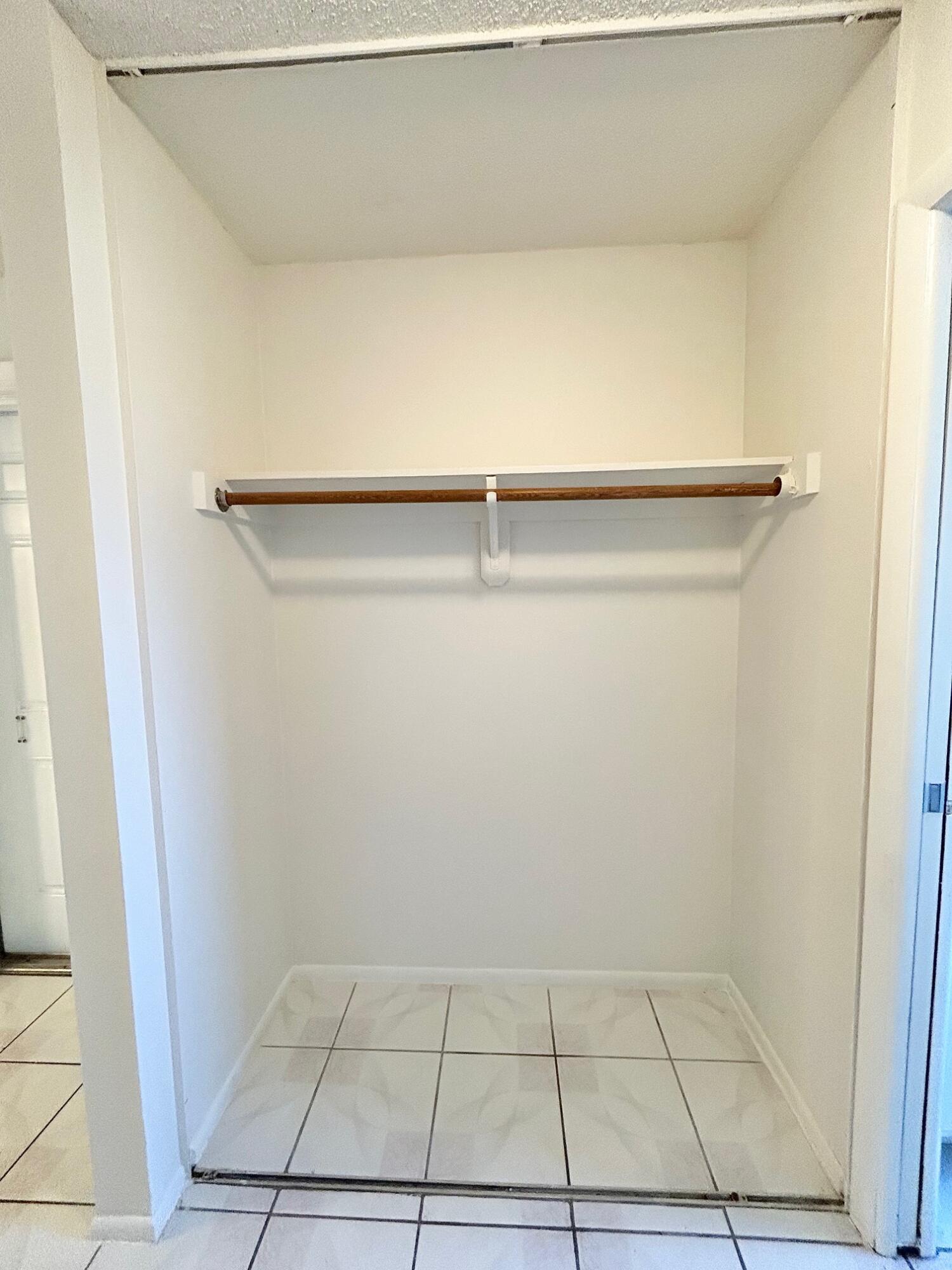 2911 Ashley Dr J Property Photo 4