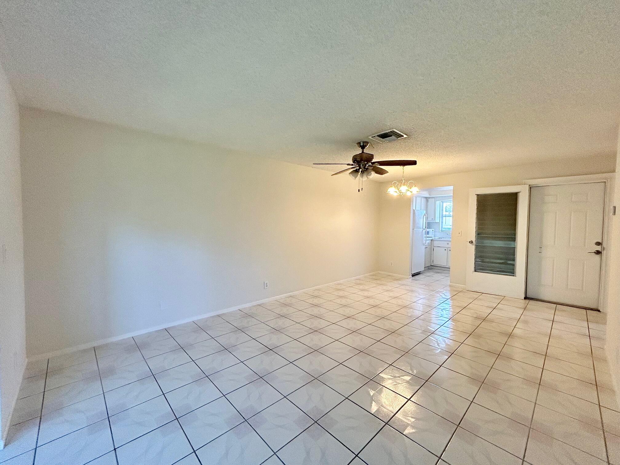 2911 Ashley Dr J Property Photo 8