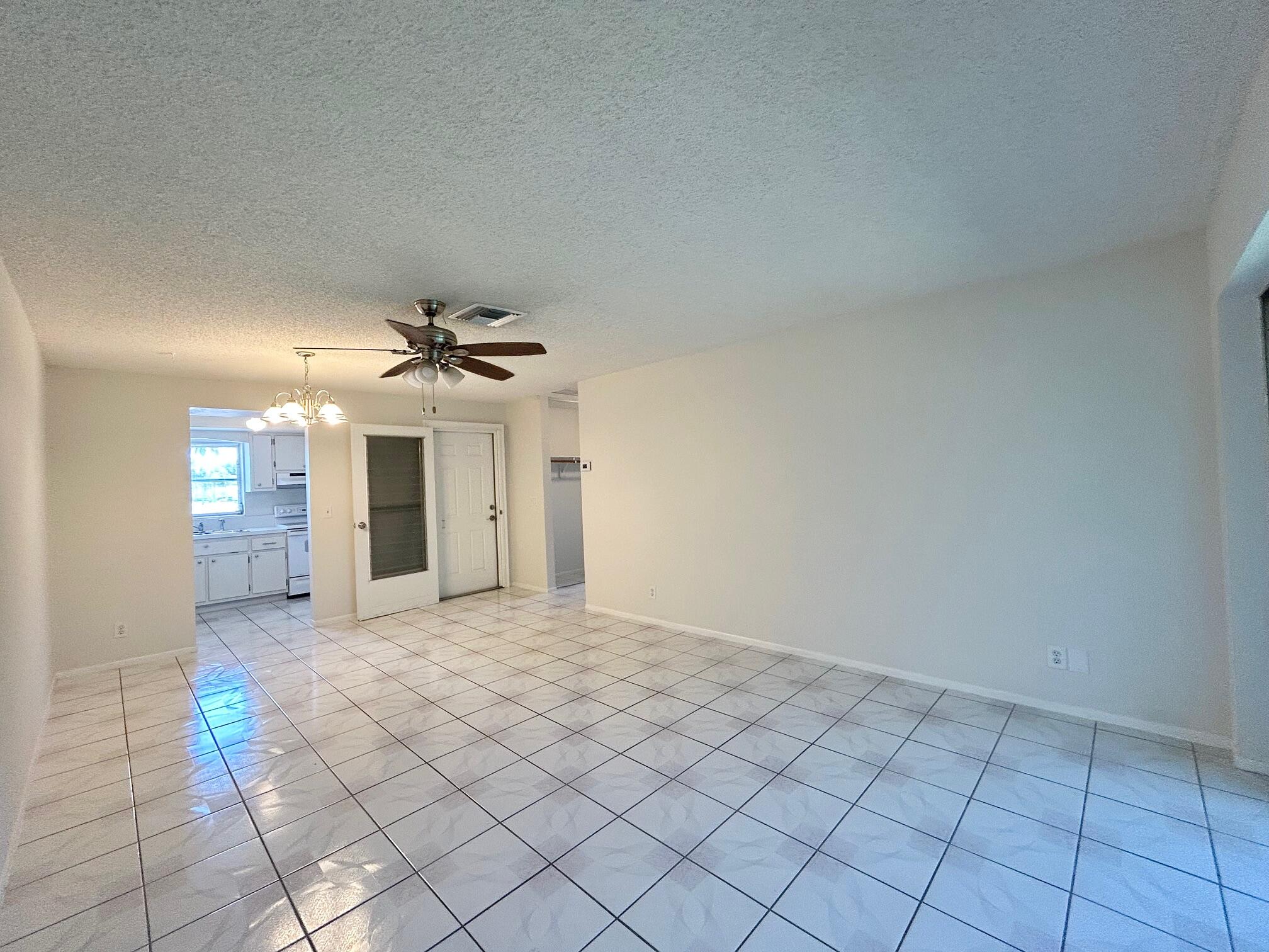 2911 Ashley Dr J Property Photo 9