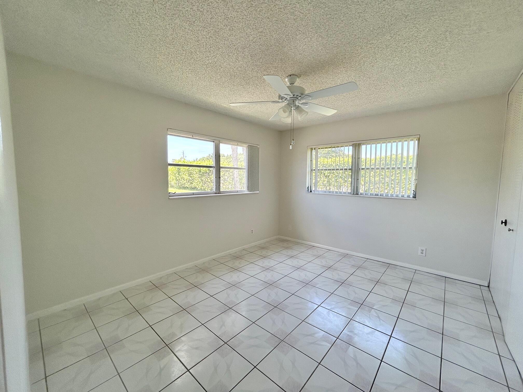 2911 Ashley Dr J Property Photo 12