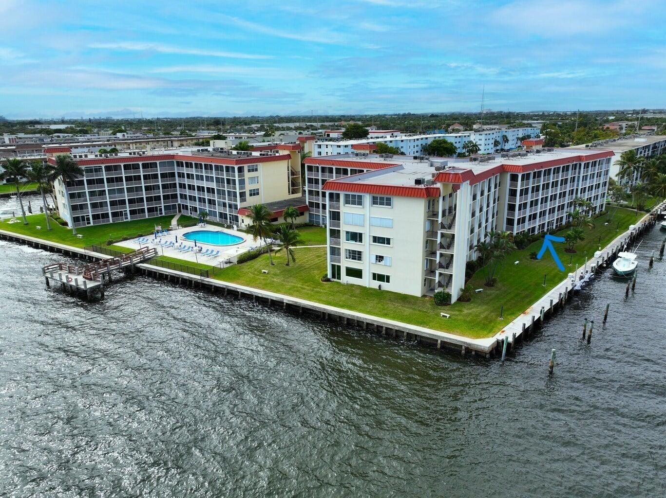 105 Paradise Harbour Boulevard 108 Property Photo 1