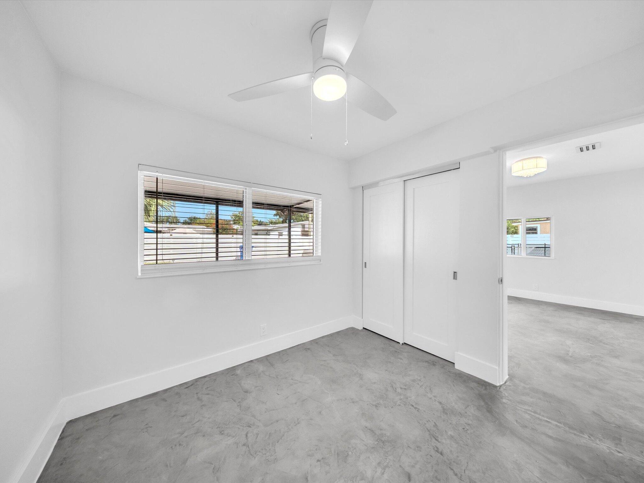 1721 N 16th Court Property Photo 37