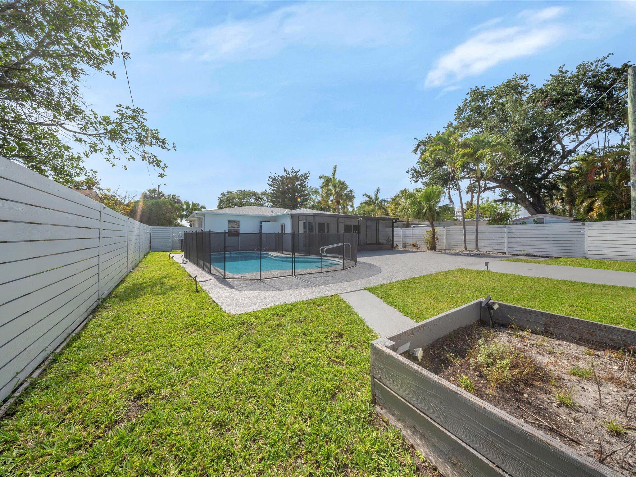 1721 N 16th Court Property Photo 43