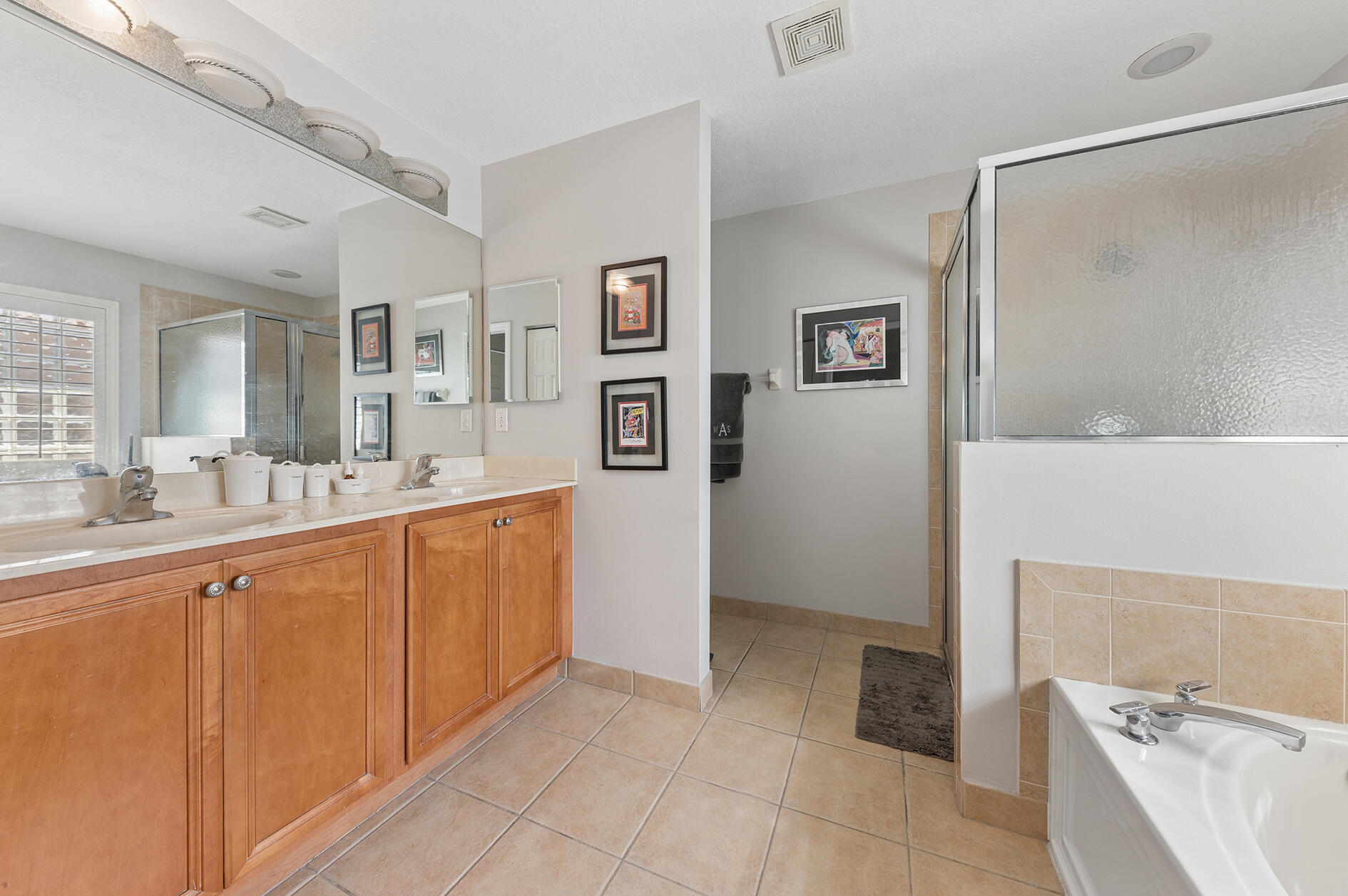 5318 Vernio Lane Property Photo 9