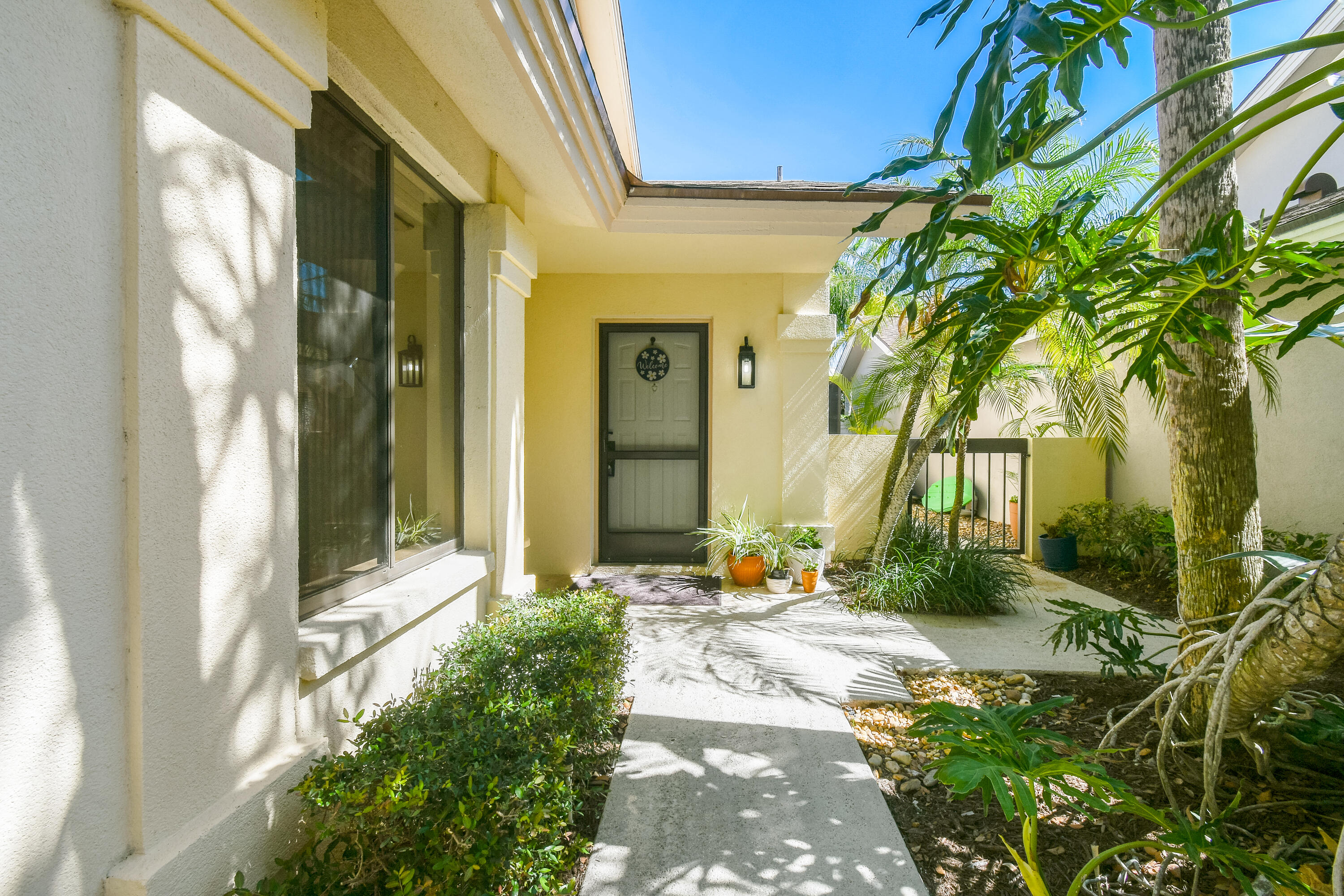 137 Harbourside Circle Property Photo 2