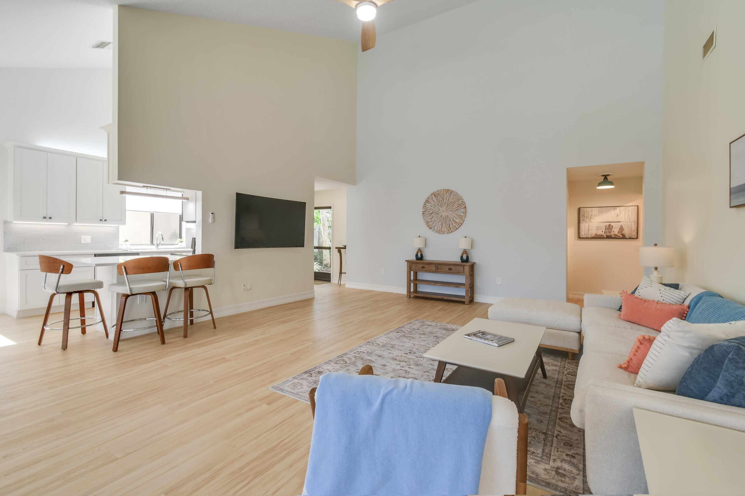 137 Harbourside Circle Property Photo 6