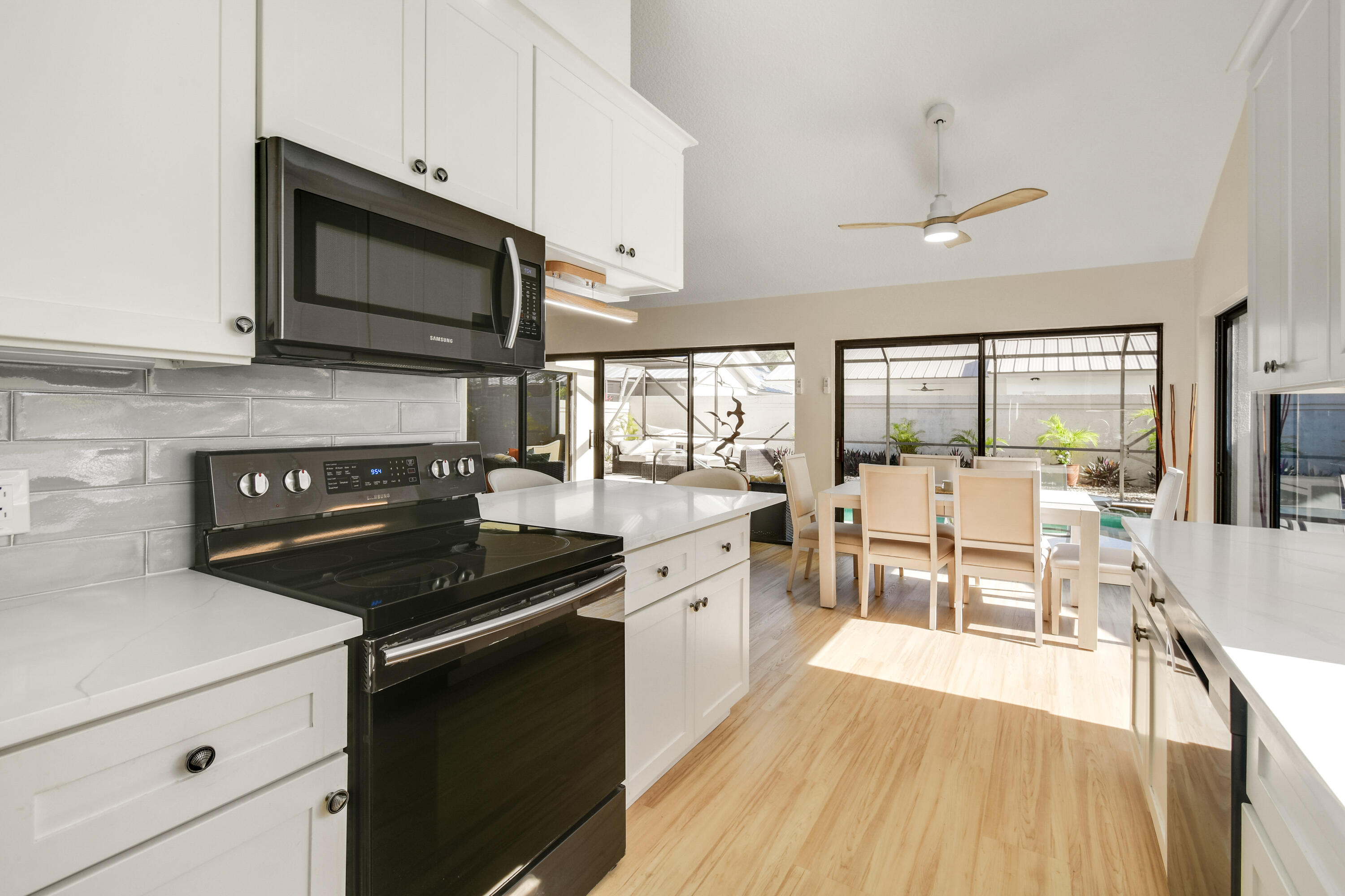 137 Harbourside Circle Property Photo 9