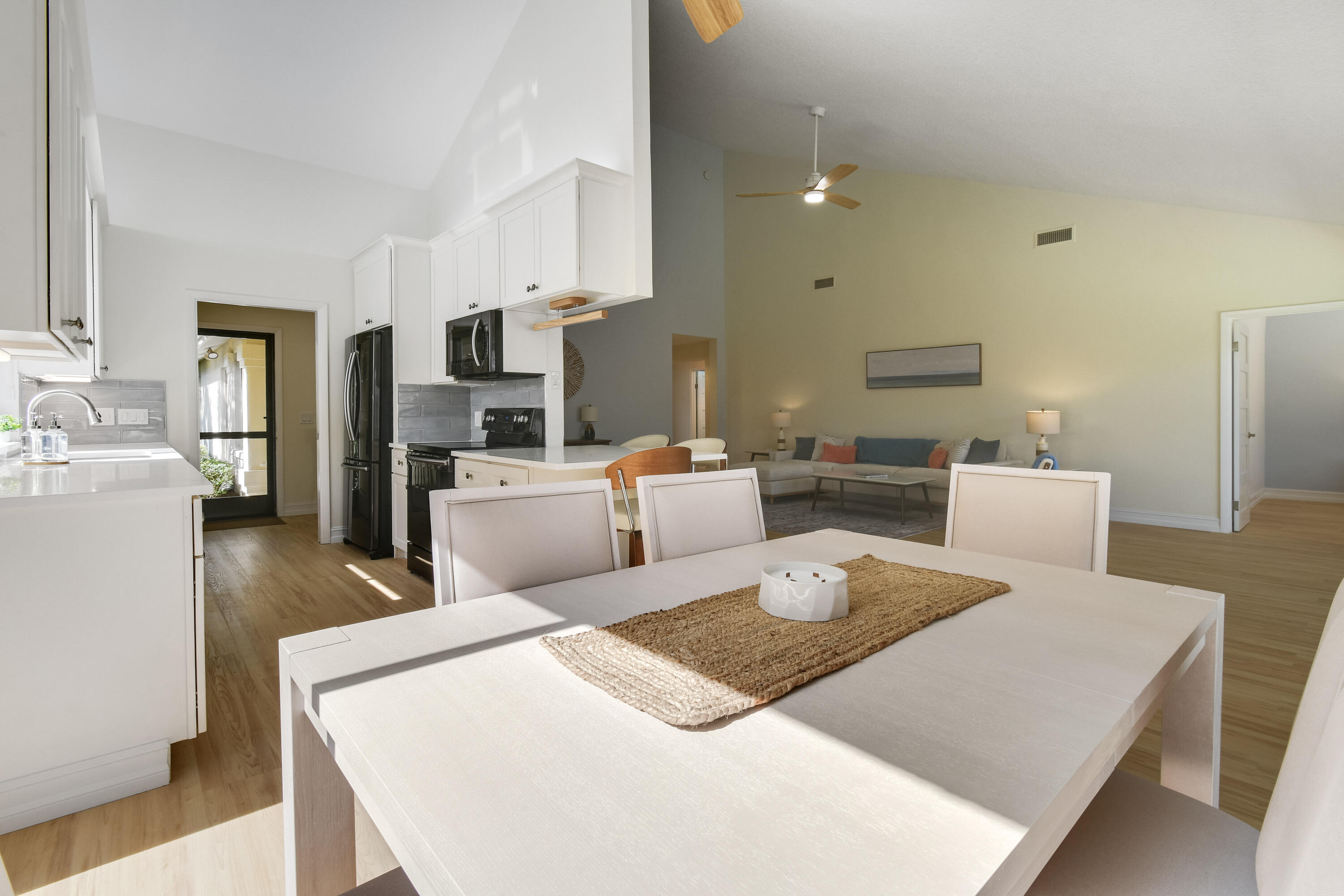 137 Harbourside Circle Property Photo 10